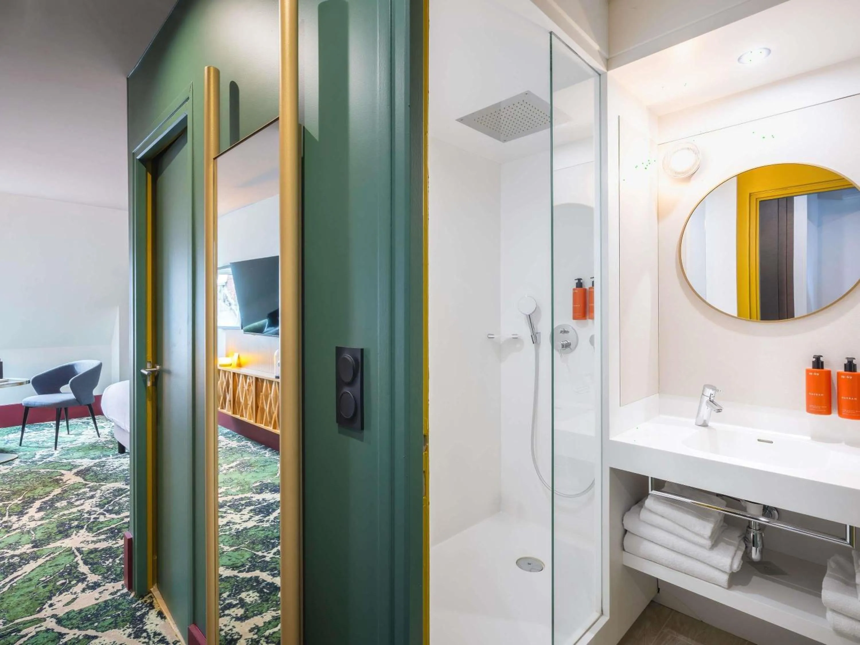 Bedroom in Hotel Maison Louise Lille Centre - Handwritten Collection