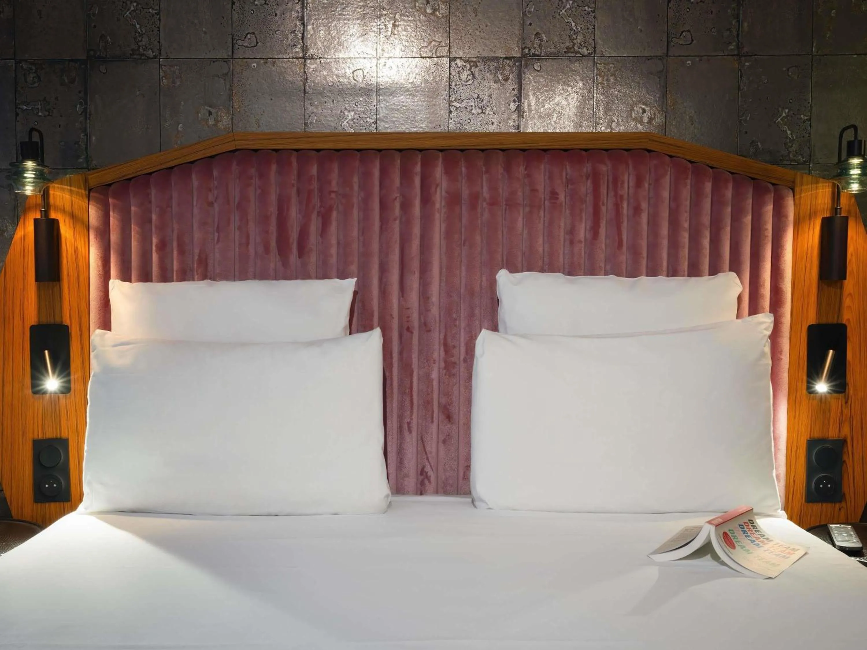 Bedroom, Bed in Mercure Lille Centre Vieux Lille