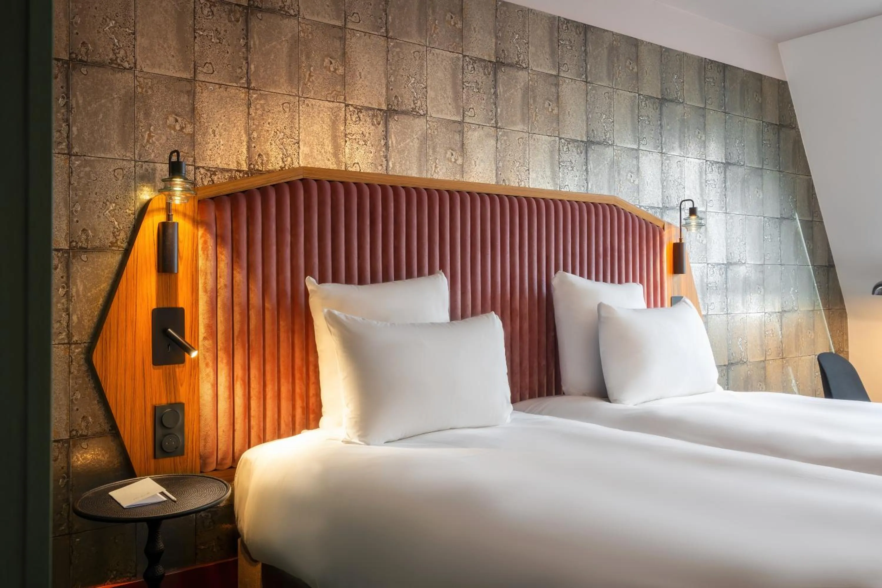 Bed in Hotel Maison Louise Lille Centre - Handwritten Collection