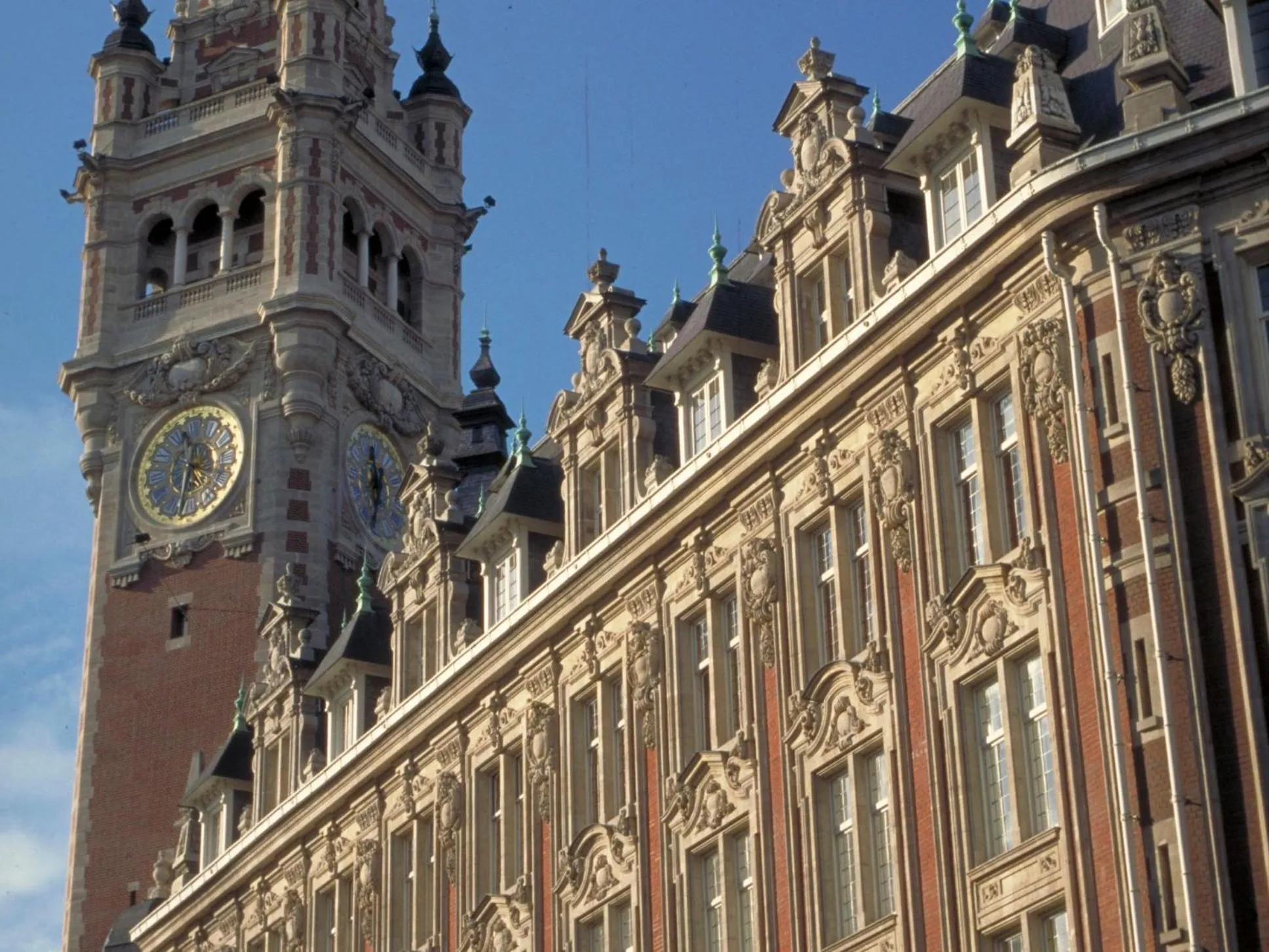 Nearby landmark in Hotel Maison Louise Lille Centre - Handwritten Collection