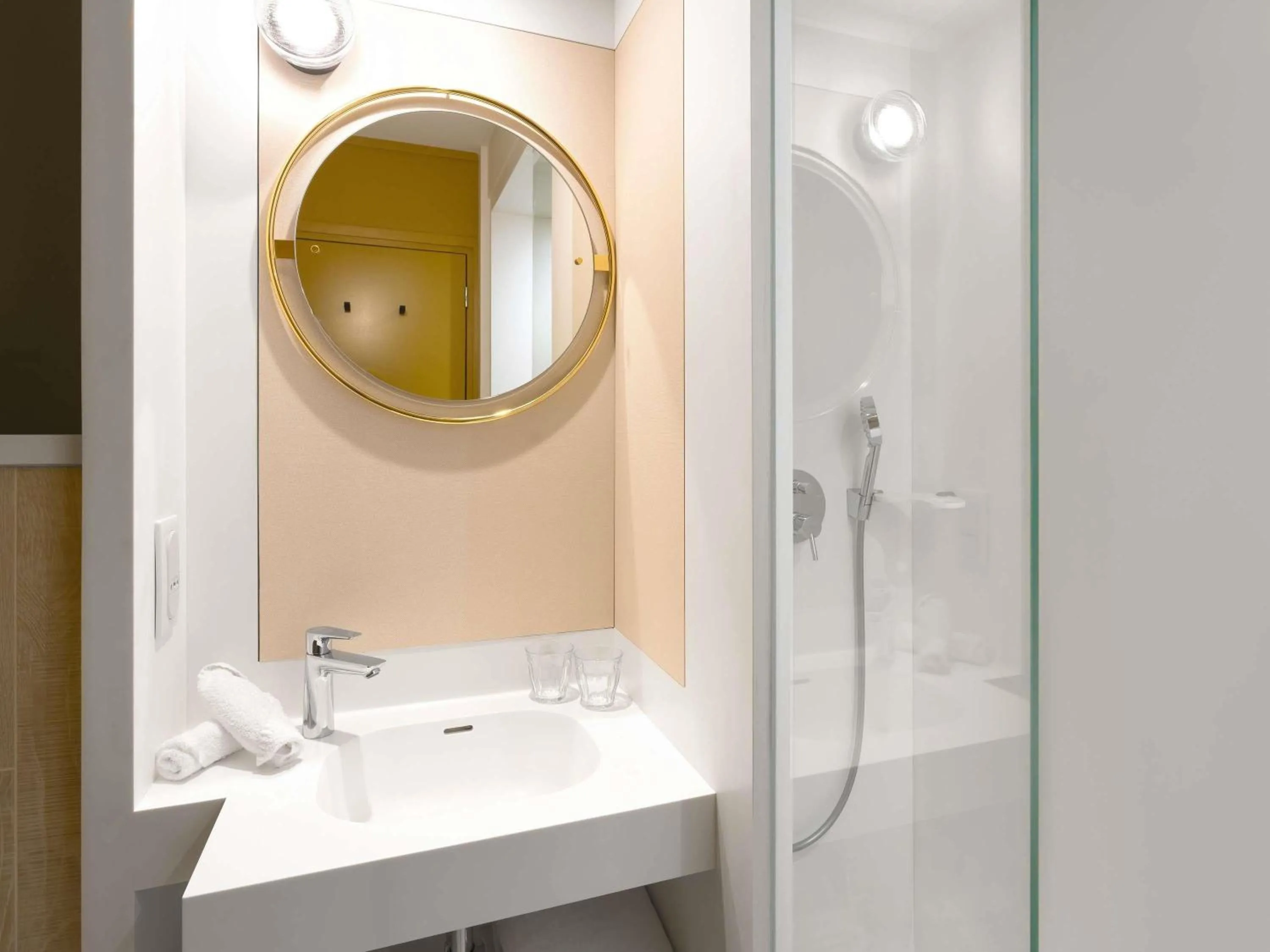 Bathroom in Mercure Lille Centre Vieux Lille