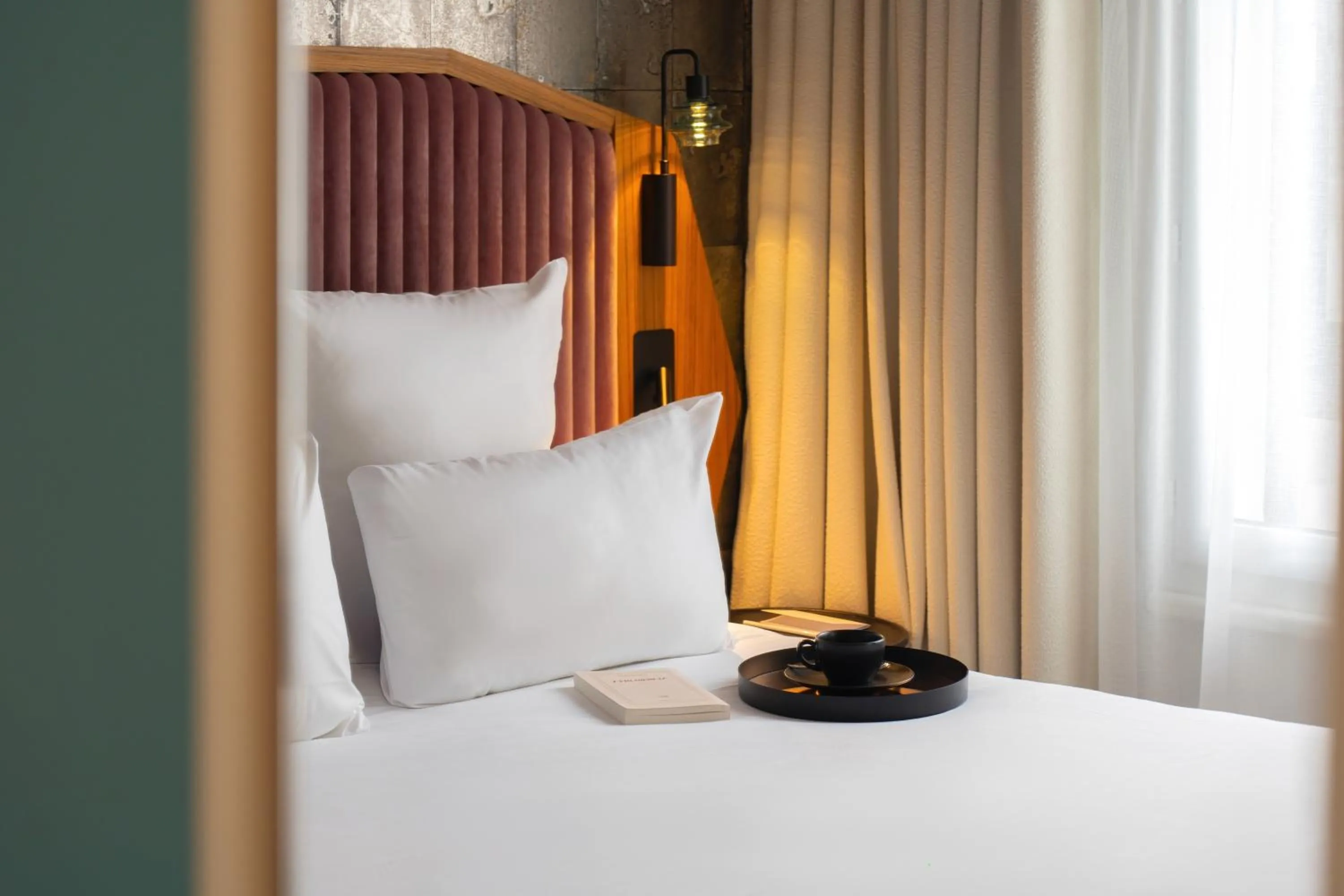 Bed in Hotel Maison Louise Lille Centre - Handwritten Collection