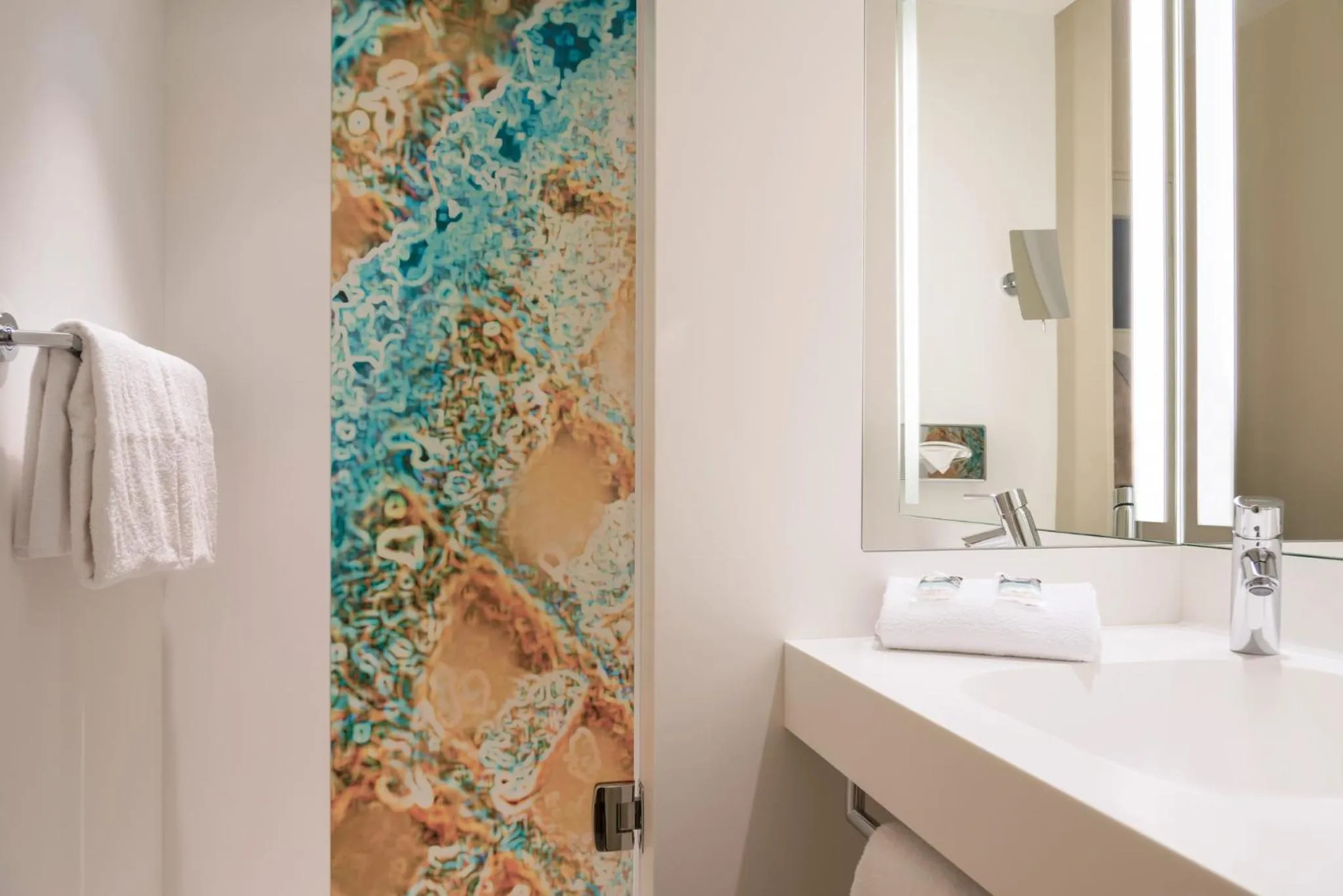 Shower in Mercure Lille Centre Vieux Lille