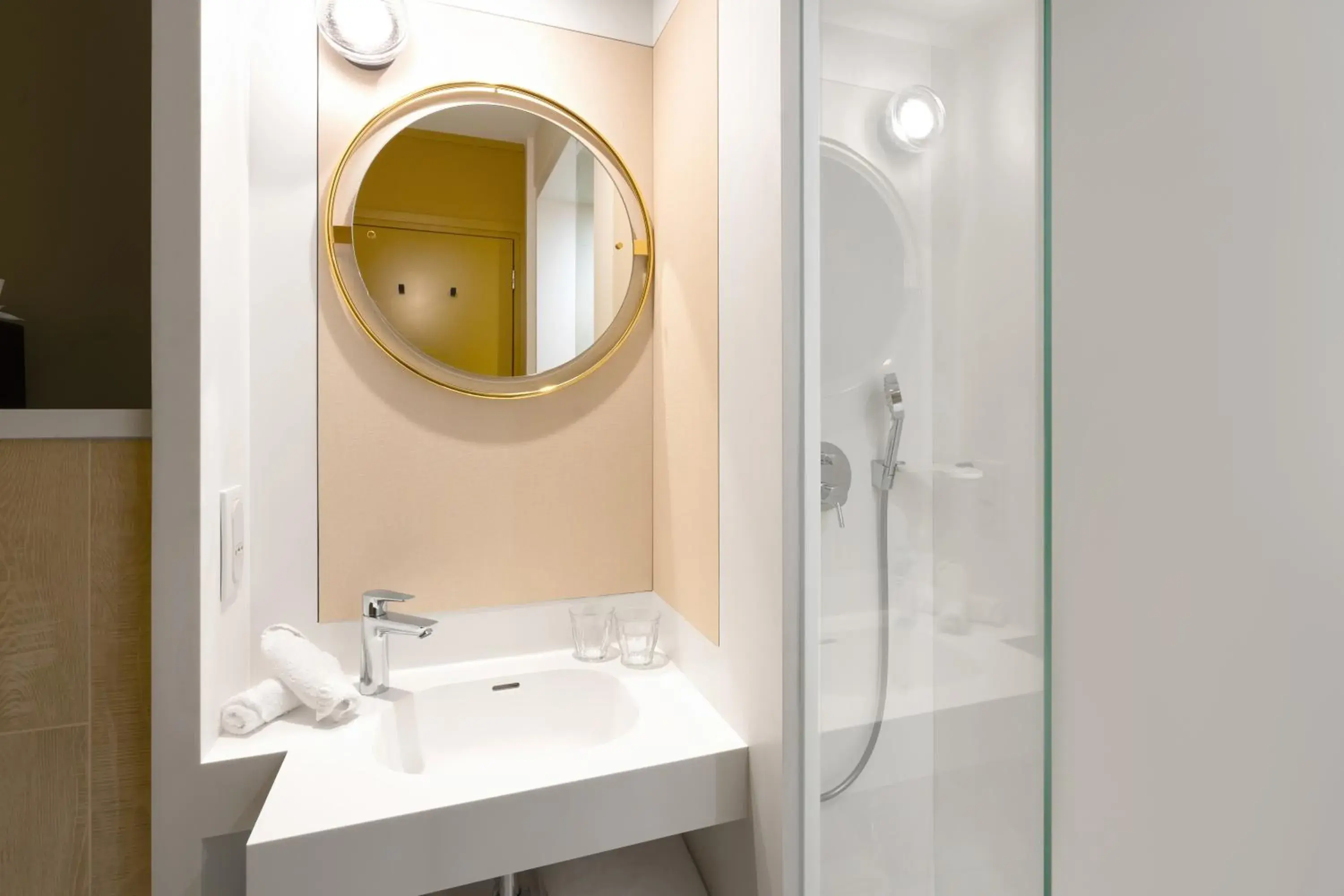 Privilege Suite with One Double Bed and Sofa Bed in Hotel Maison Louise Lille Centre - Handwritten Collection Privilege Suite with One Double Bed and Sofa Bed in Hotel Maison Louise Lille Centre - Handwritten Collection