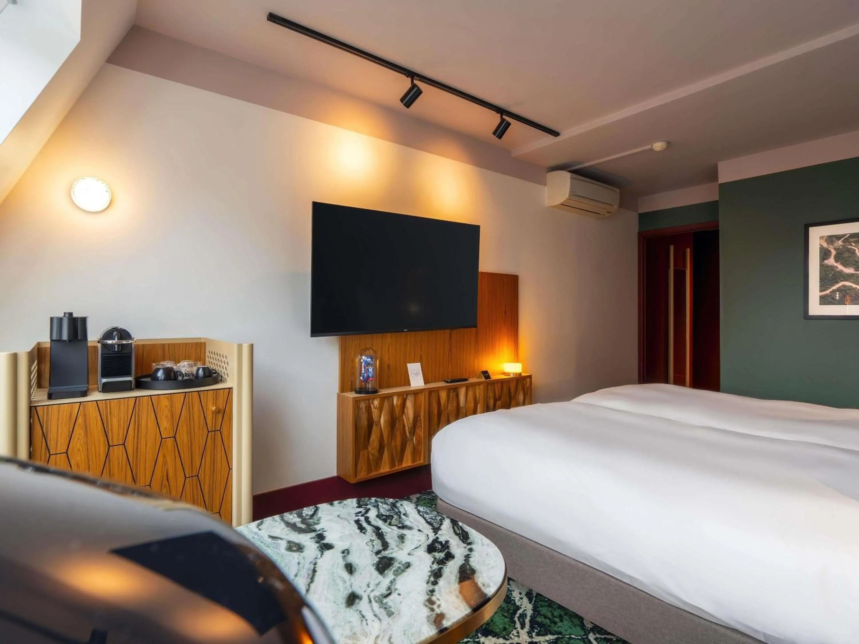 Bedroom, Bed in Hotel Maison Louise Lille Centre - Handwritten Collection