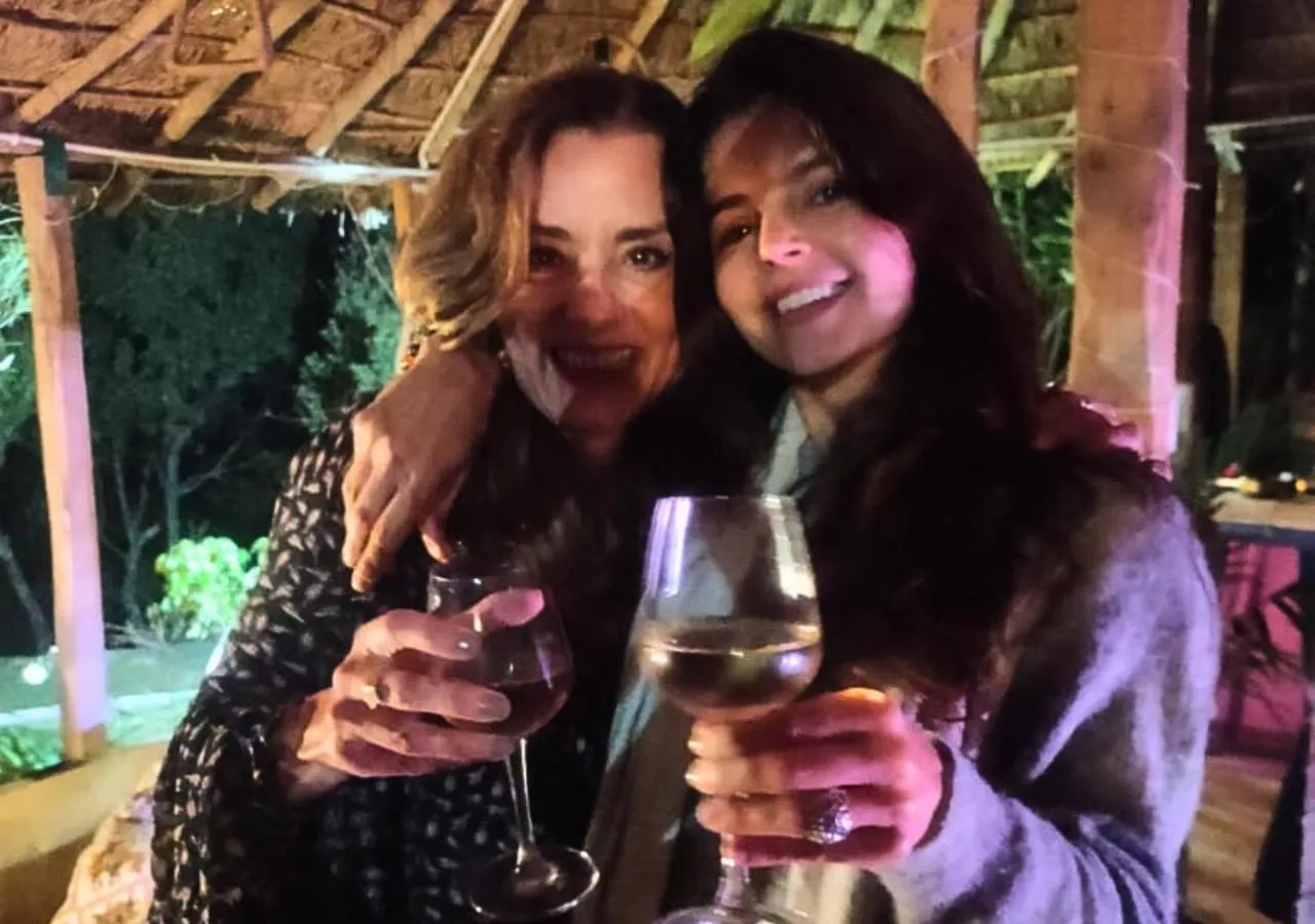 Lounge or bar in Dev Bhoomi Farms & Cottages