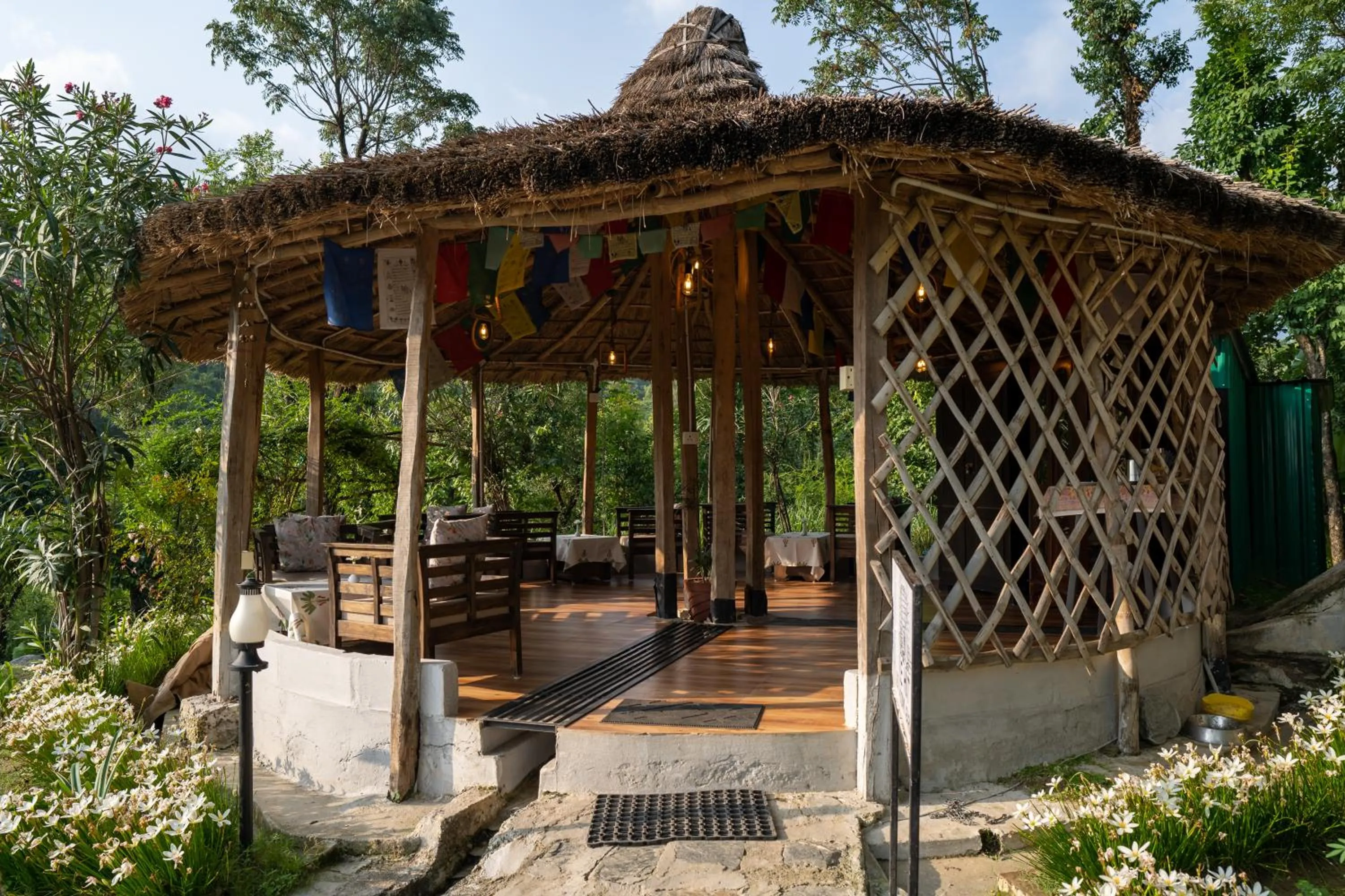 Lounge or bar in Dev Bhoomi Farms & Cottages