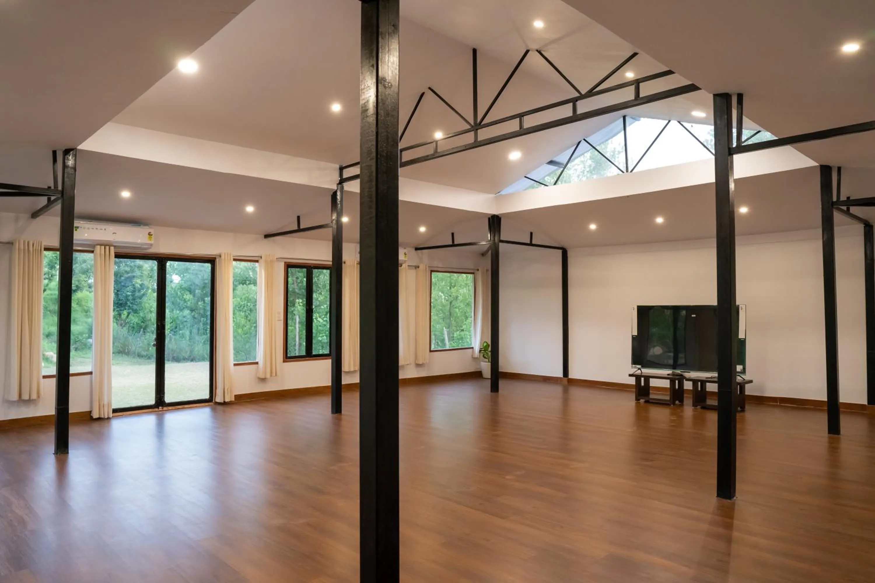 TV and multimedia in Dev Bhoomi Farms & Cottages