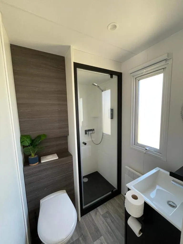 Bathroom in The Originals City, Ax Hotel, La Châtaigneraie