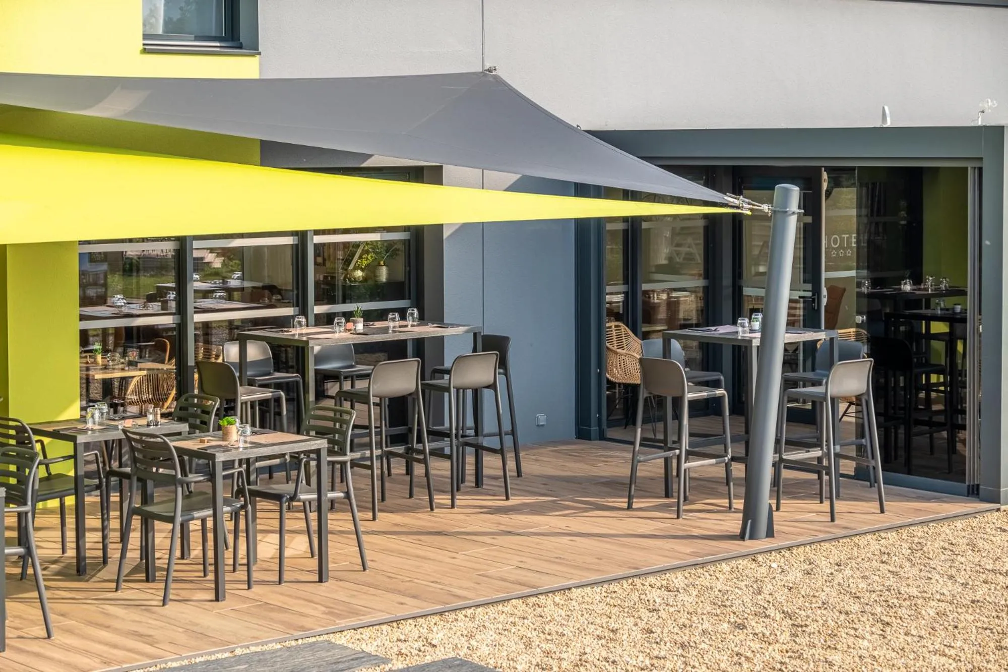 Patio in The Originals City, Ax Hotel, La Châtaigneraie