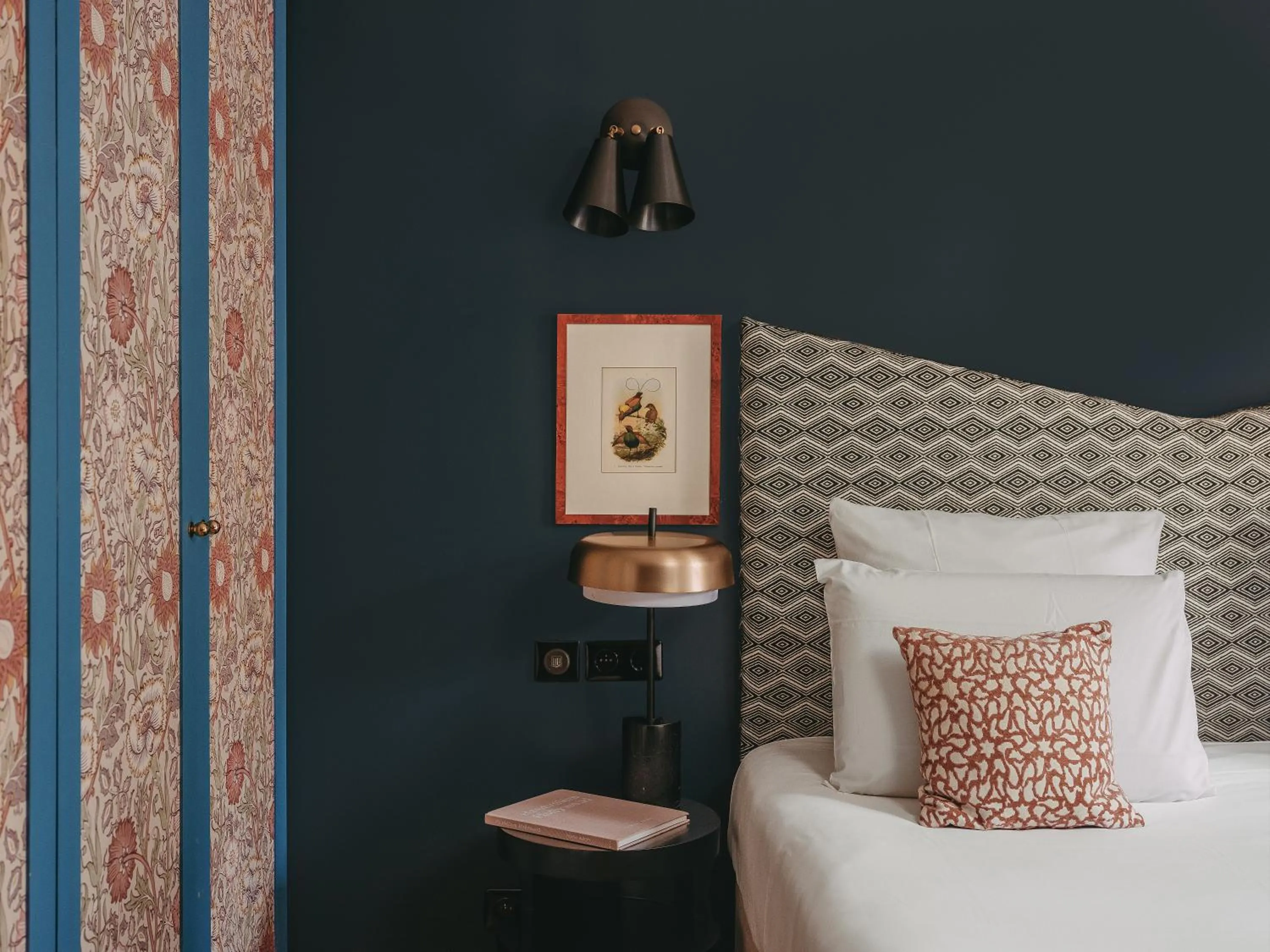 Bed in Hôtel Maison Malesherbes