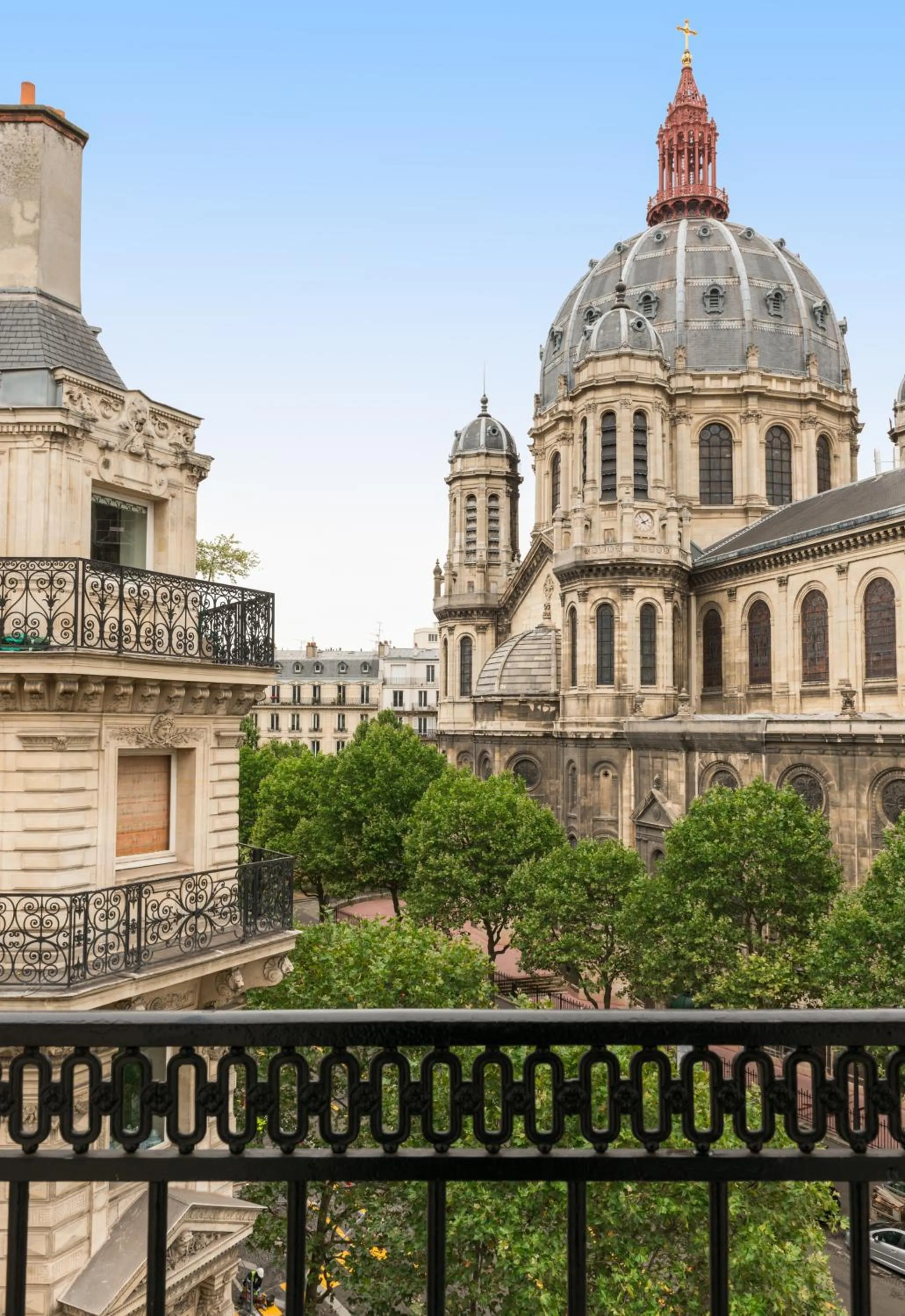 City view in Hôtel Maison Malesherbes