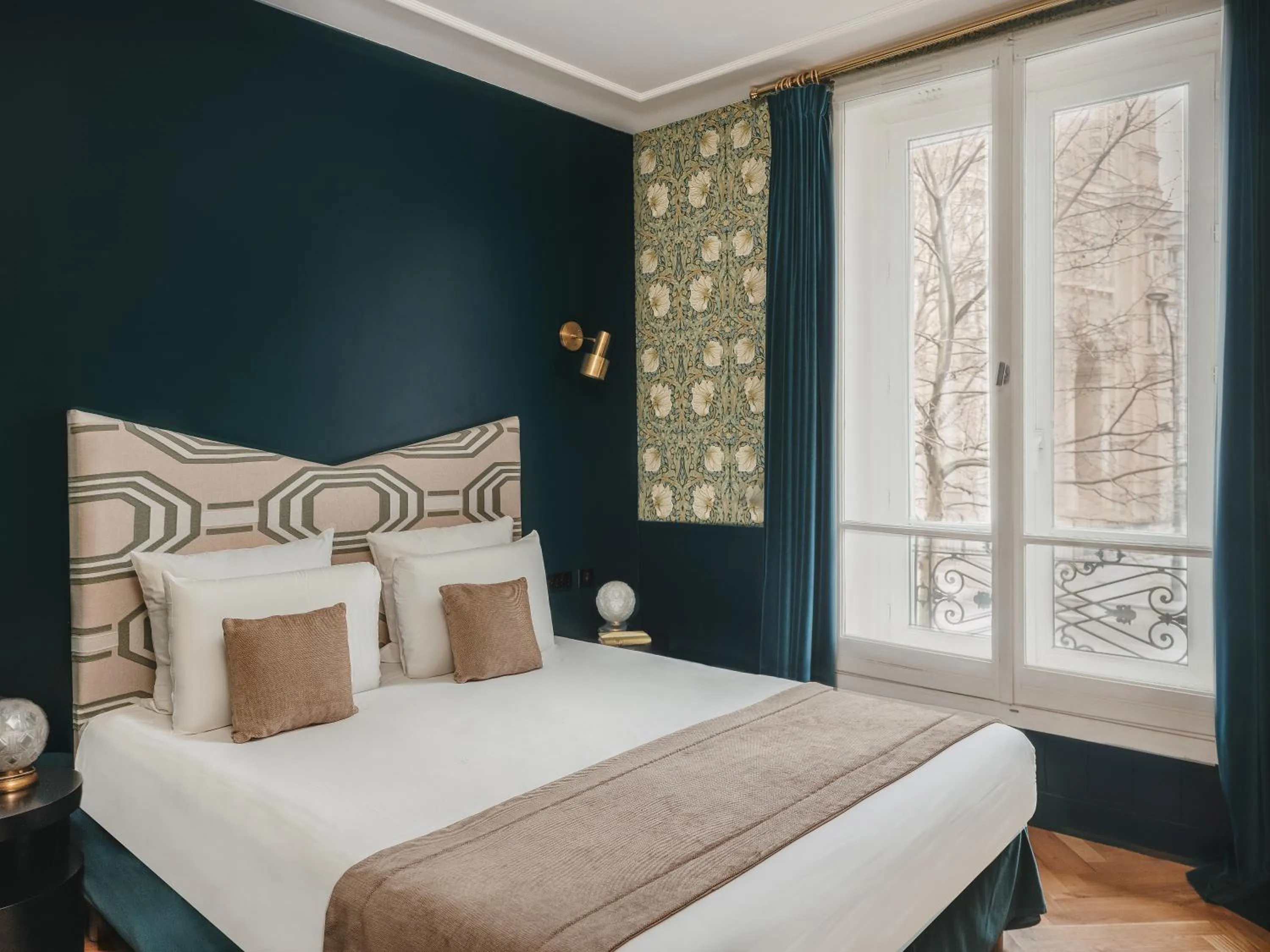 Bed in Hôtel Maison Malesherbes