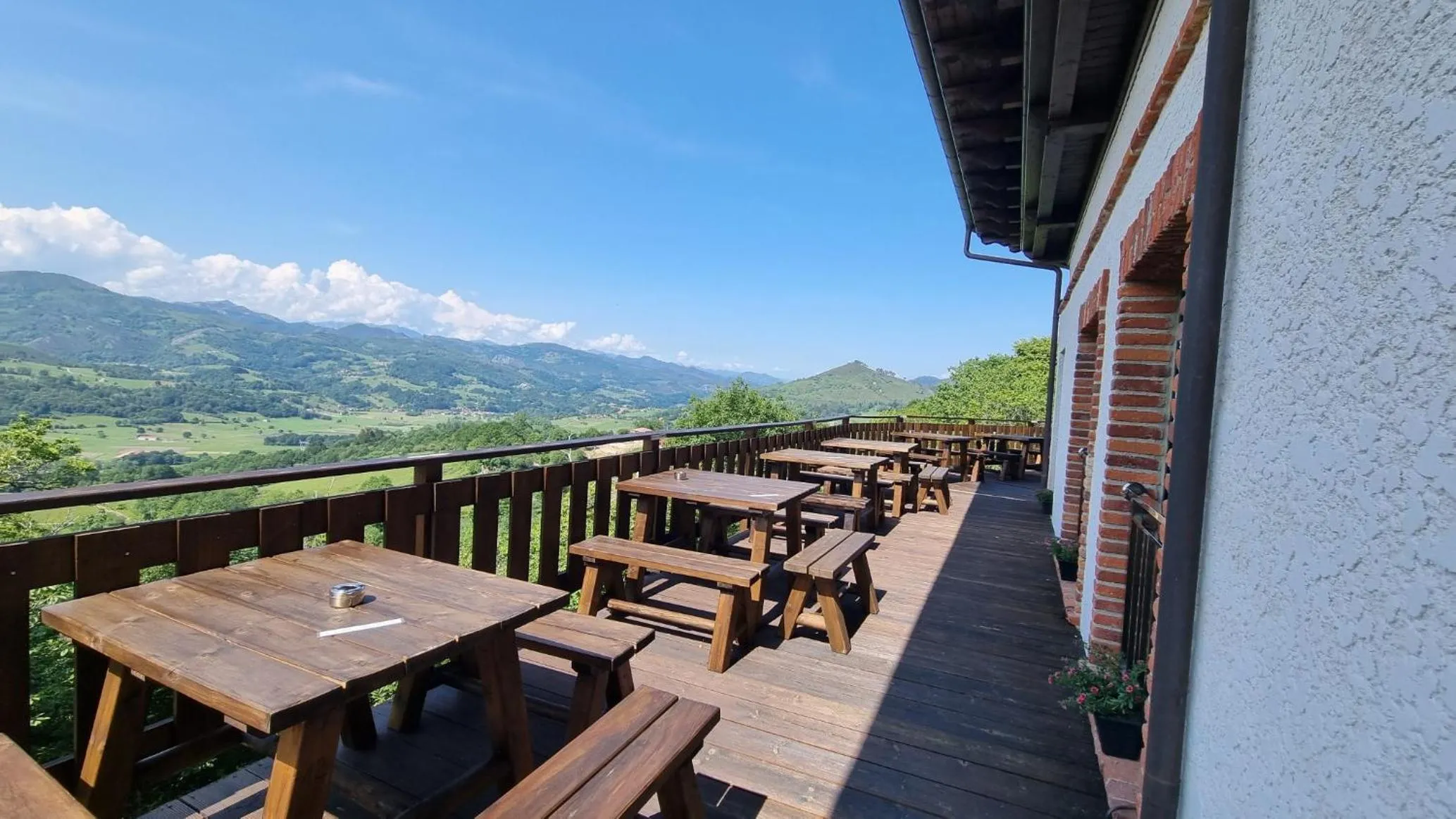 Mountain view in Hotel Cerro La Nina