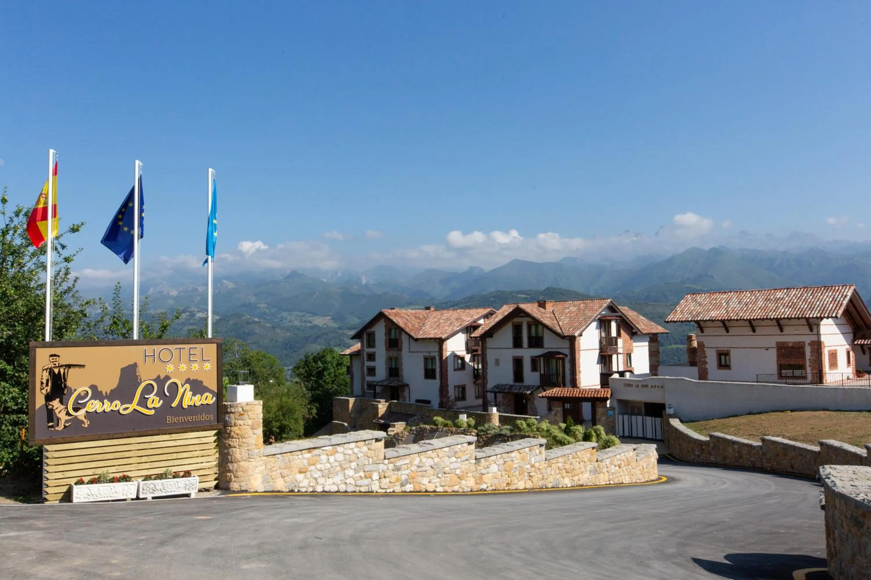 Property building in Hotel Cerro La Nina