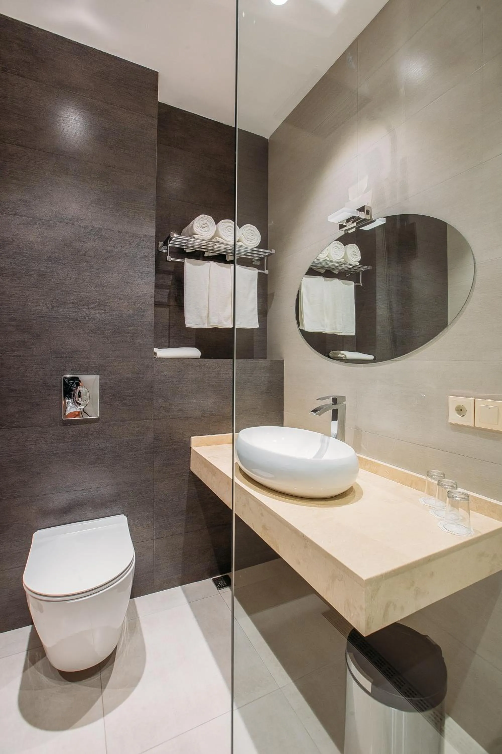 Shower in Horizont Hotel Tbilisi