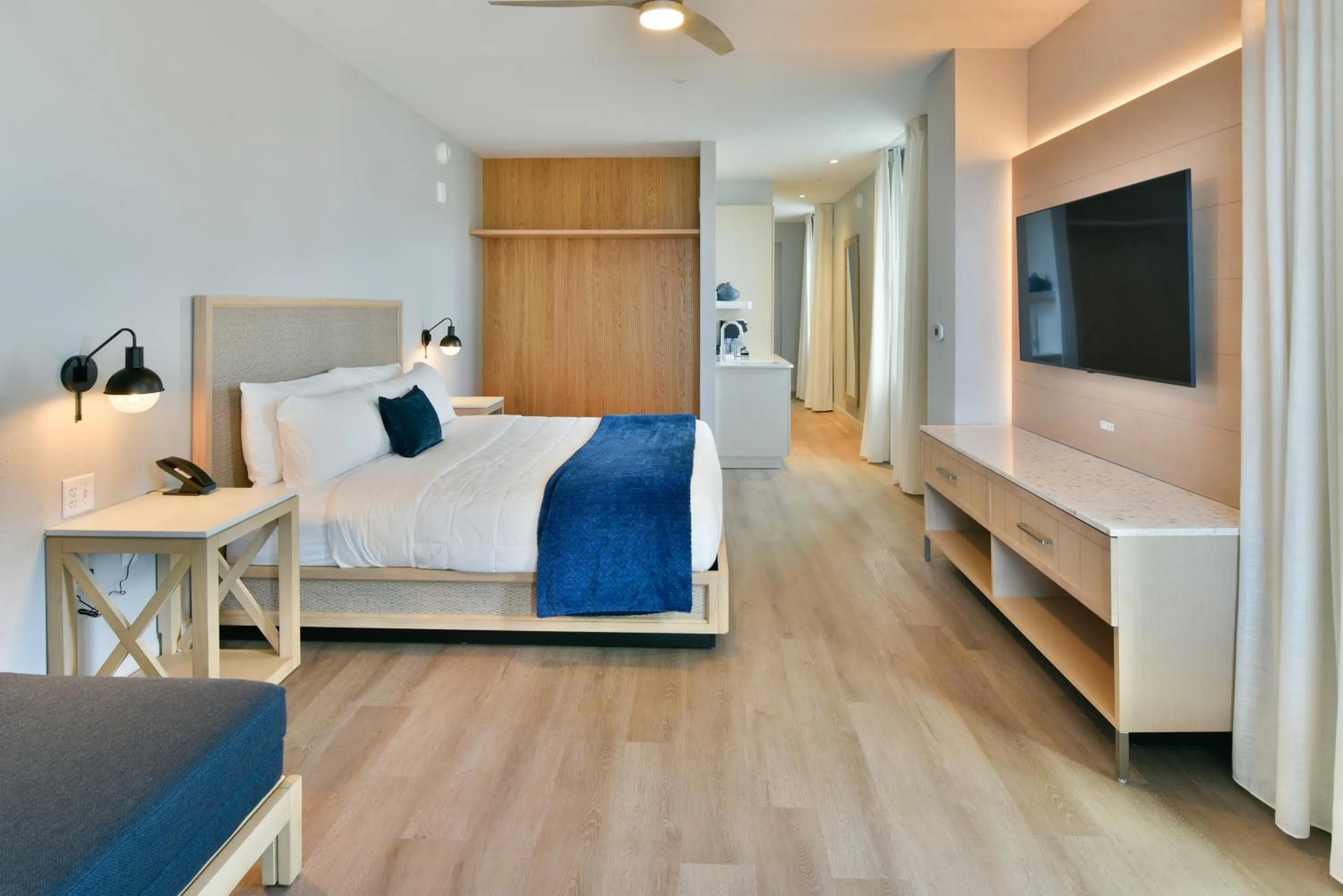 Bedroom, Bed in Rod 'N' Reel Resort