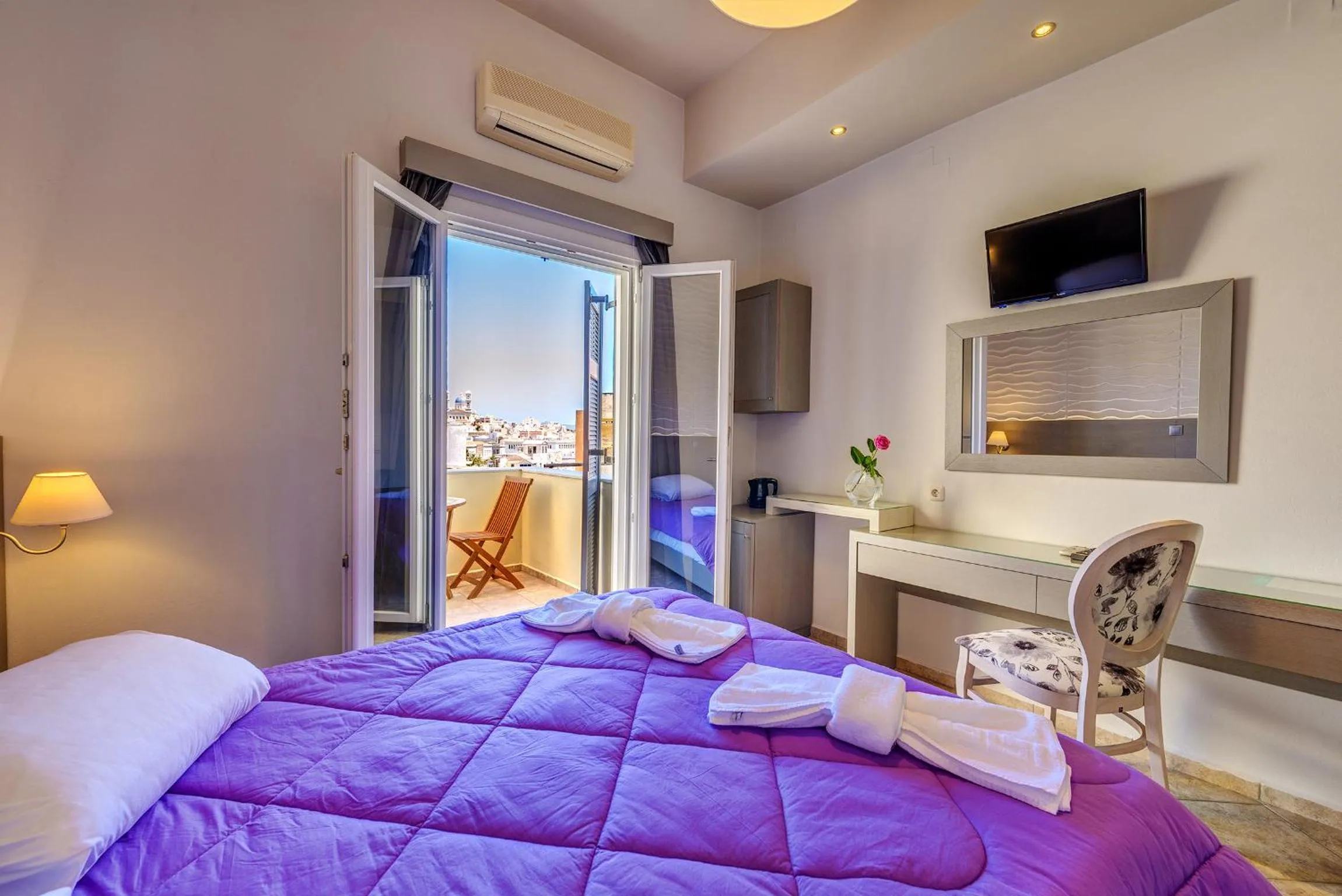 Balcony/Terrace, Bed in Ethrion