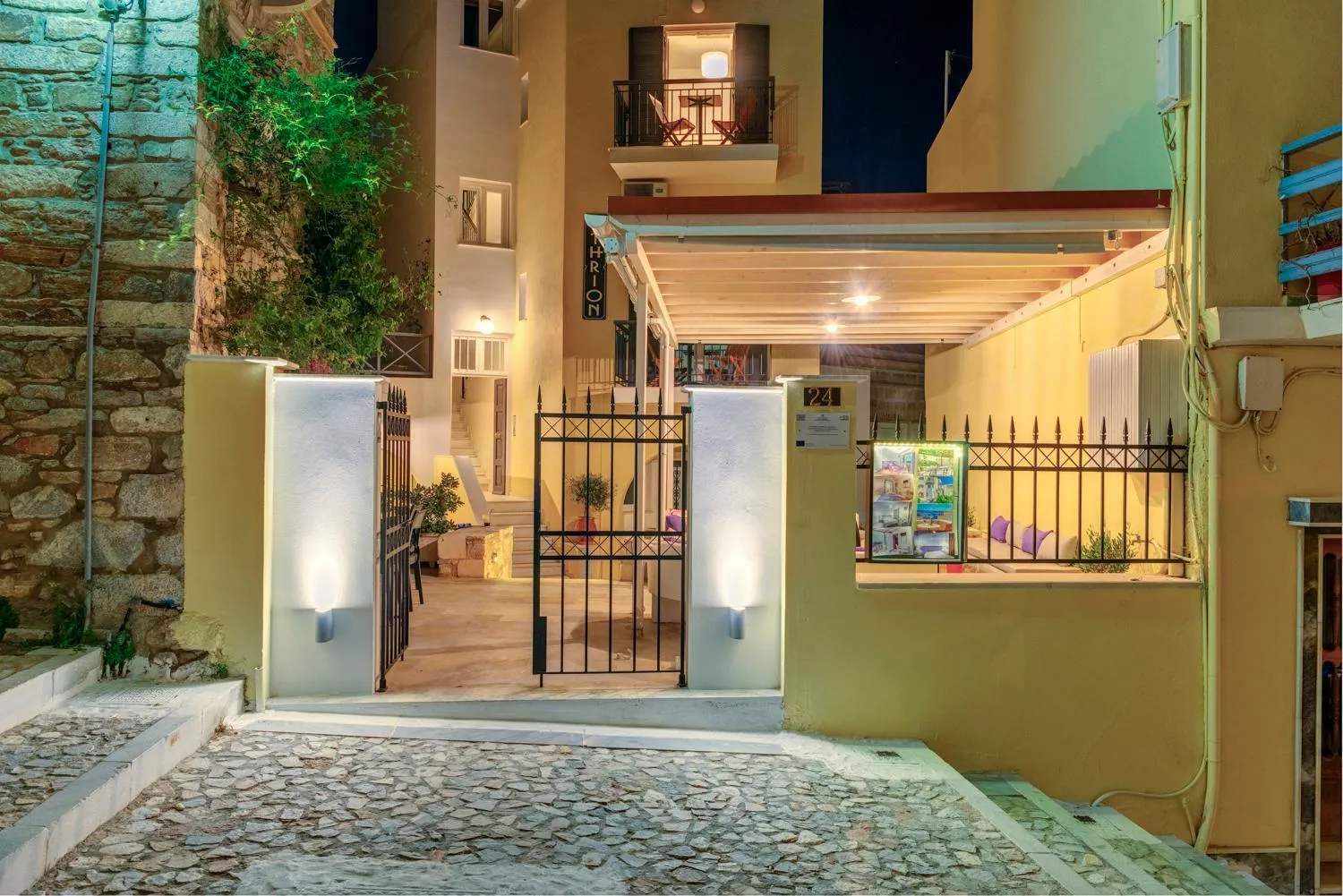 Facade/entrance in Ethrion