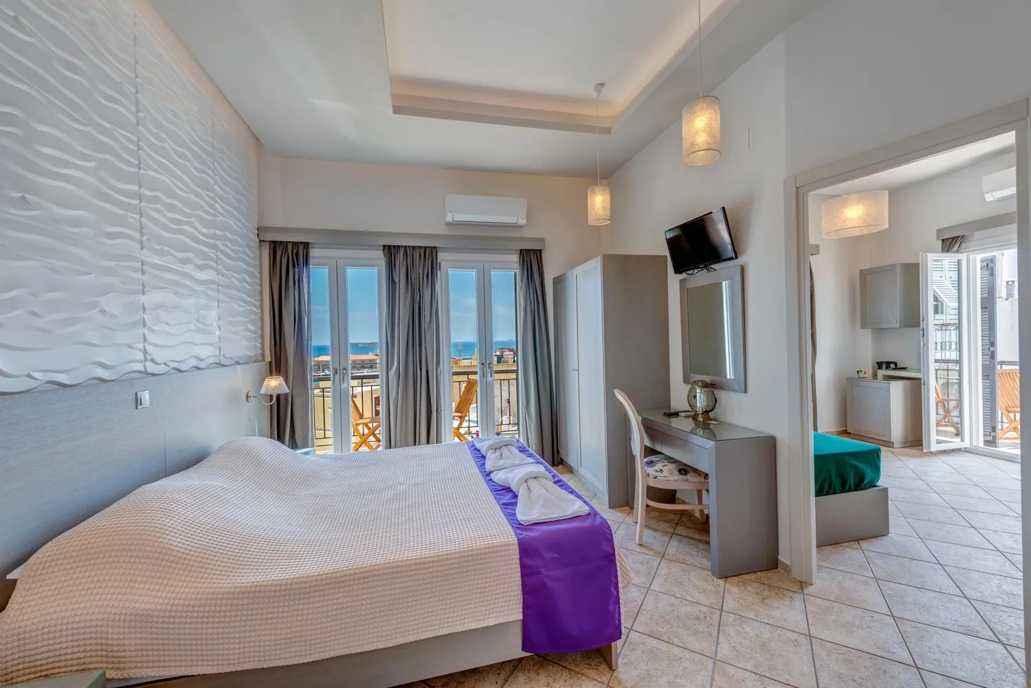 Photo of the whole room, Bed in Ethrion