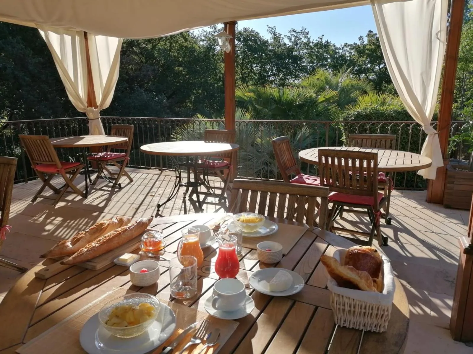 Dining area in Mas Lei Bancau