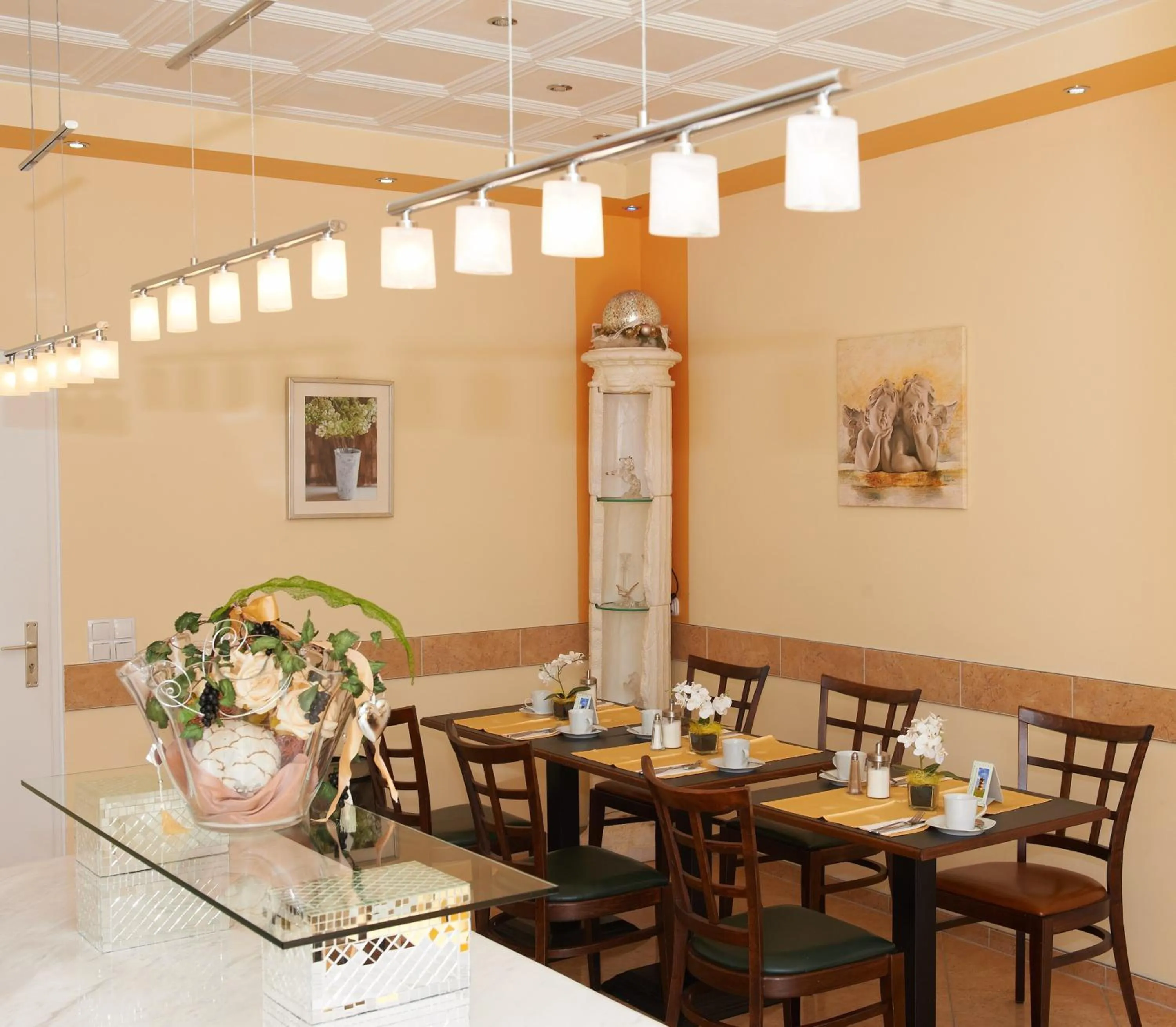 Restaurant/places to eat in Hotel Wendelstein