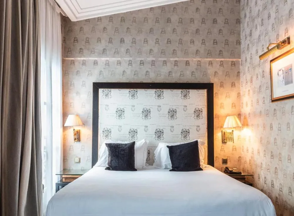 Bedroom, Bed in Villa Lutèce Port Royal