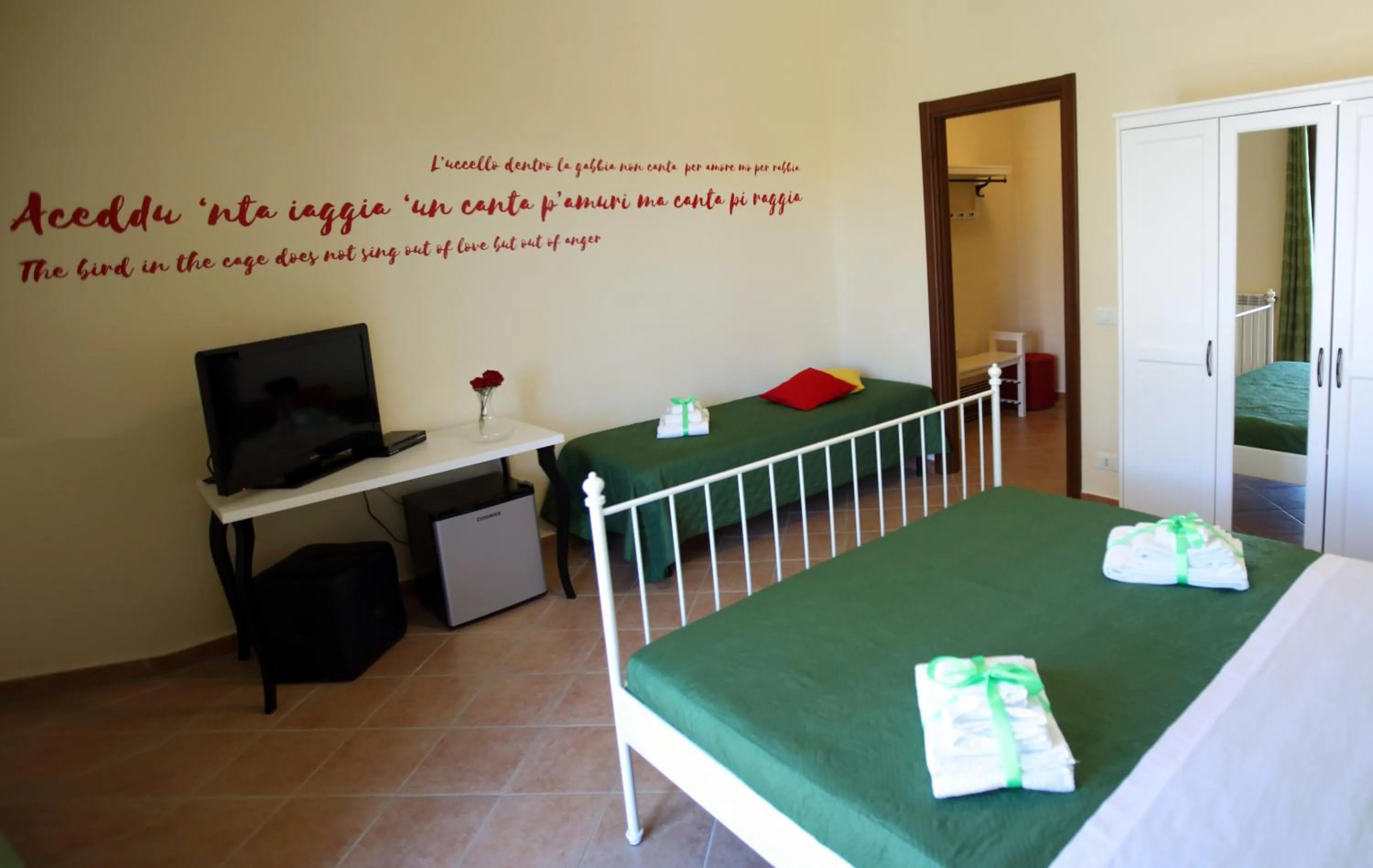 Photo of the whole room in Ciuri ri zagara