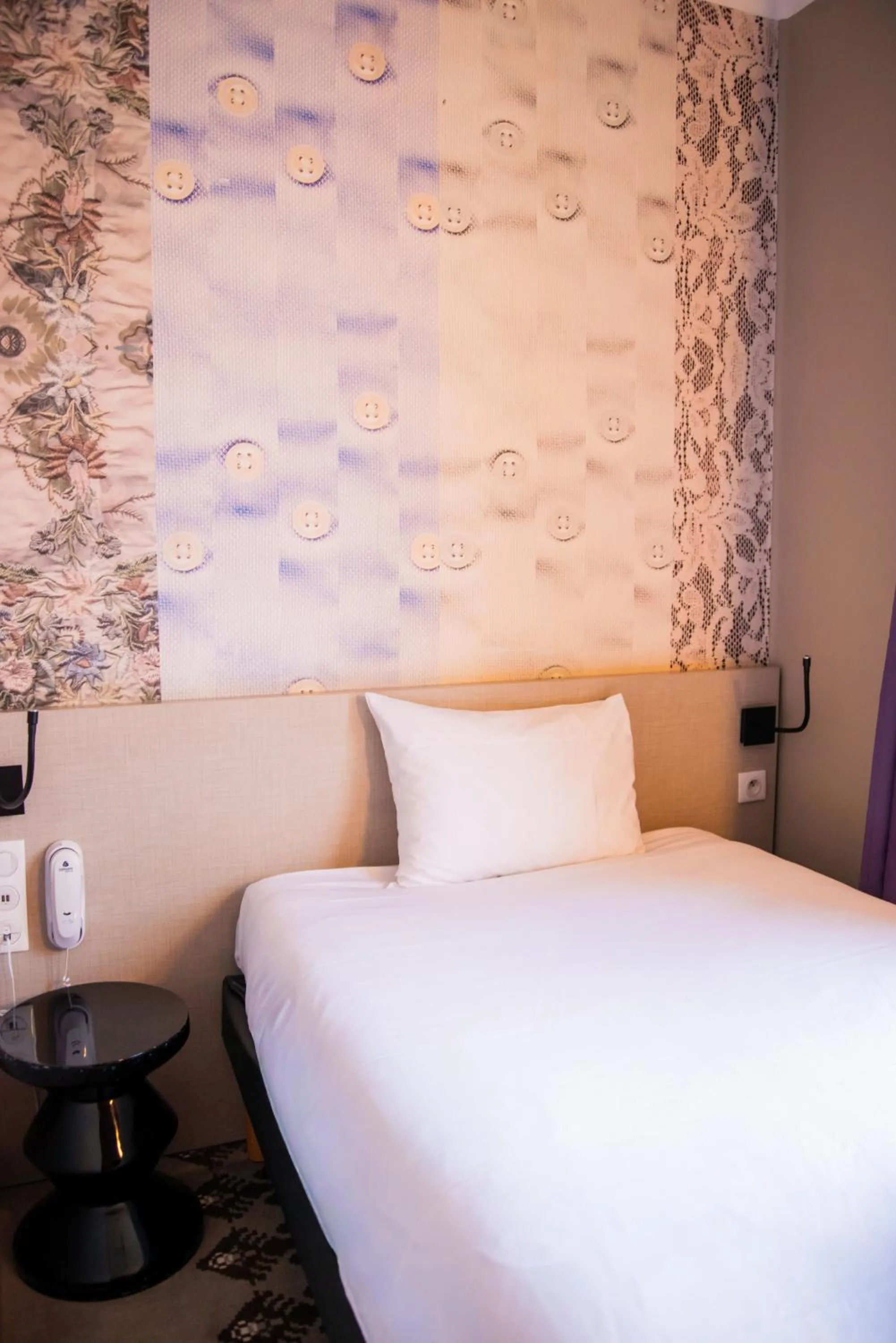Bedroom, Bed in ibis Styles Lille Centre Grand Place