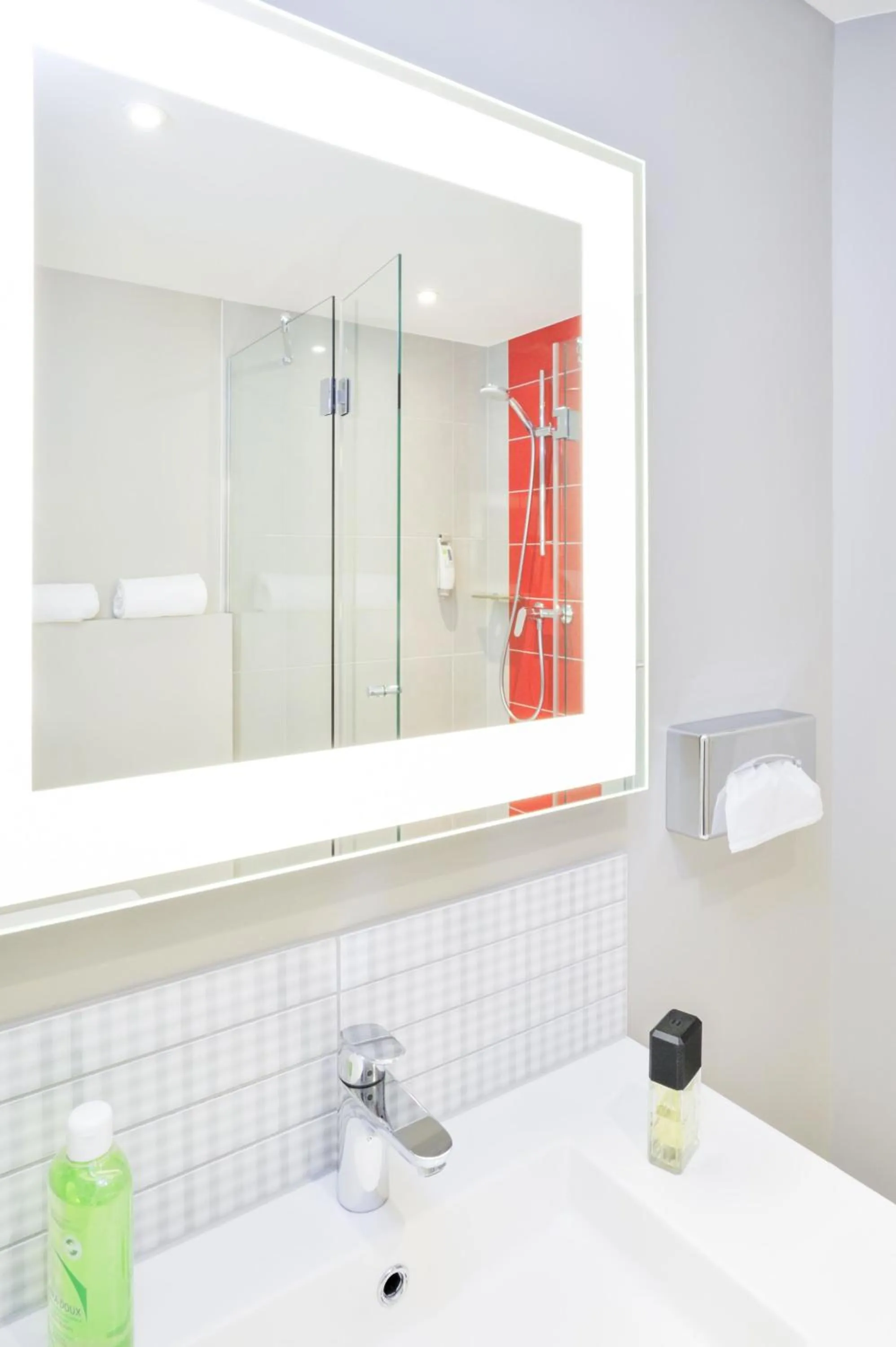 Bathroom in ibis Styles Lille Centre Grand Place