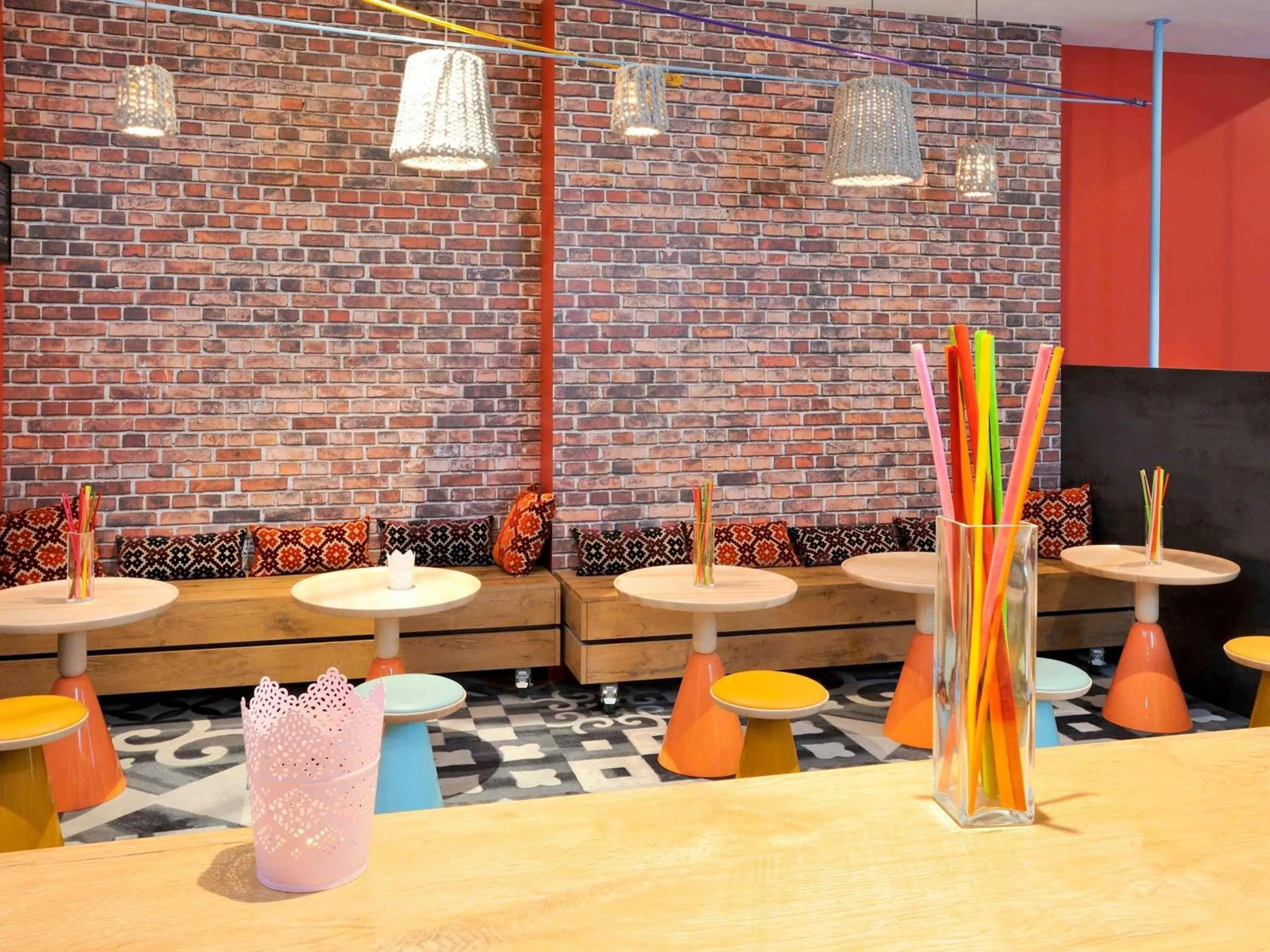 Lounge or bar in ibis Styles Lille Centre Grand Place