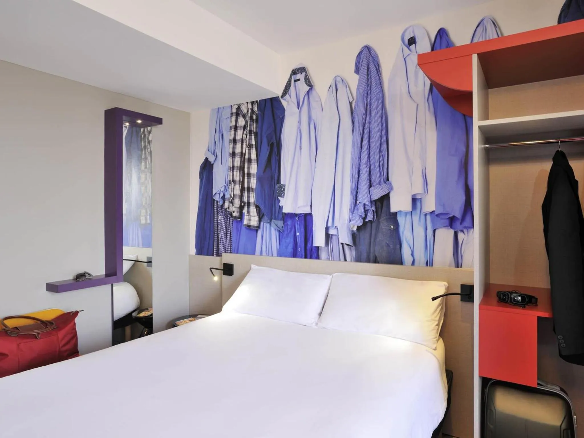 Bedroom, Bed in ibis Styles Lille Centre Grand Place