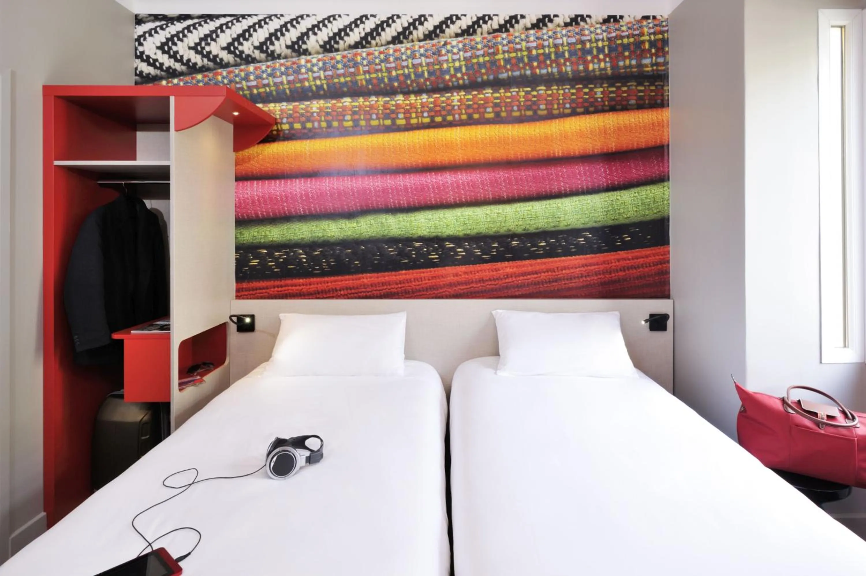 Bedroom, Bed in ibis Styles Lille Centre Grand Place