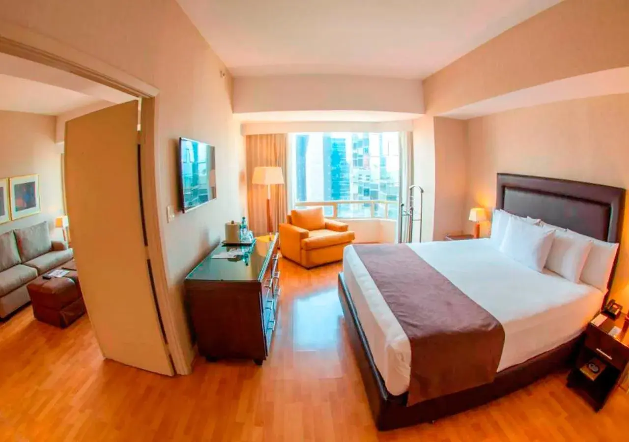 Deluxe King Suite - Non-Smoking in Clarion Suites Guatemala City Deluxe King Suite - Non-Smoking in Clarion Suites Guatemala City