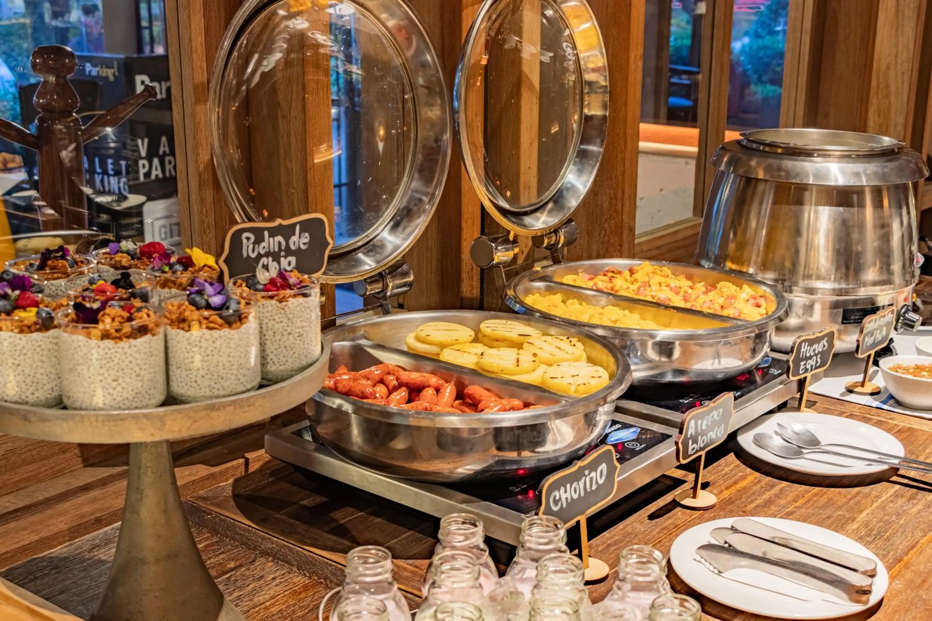 Restaurant/places to eat in GHL Bioxury Hotel