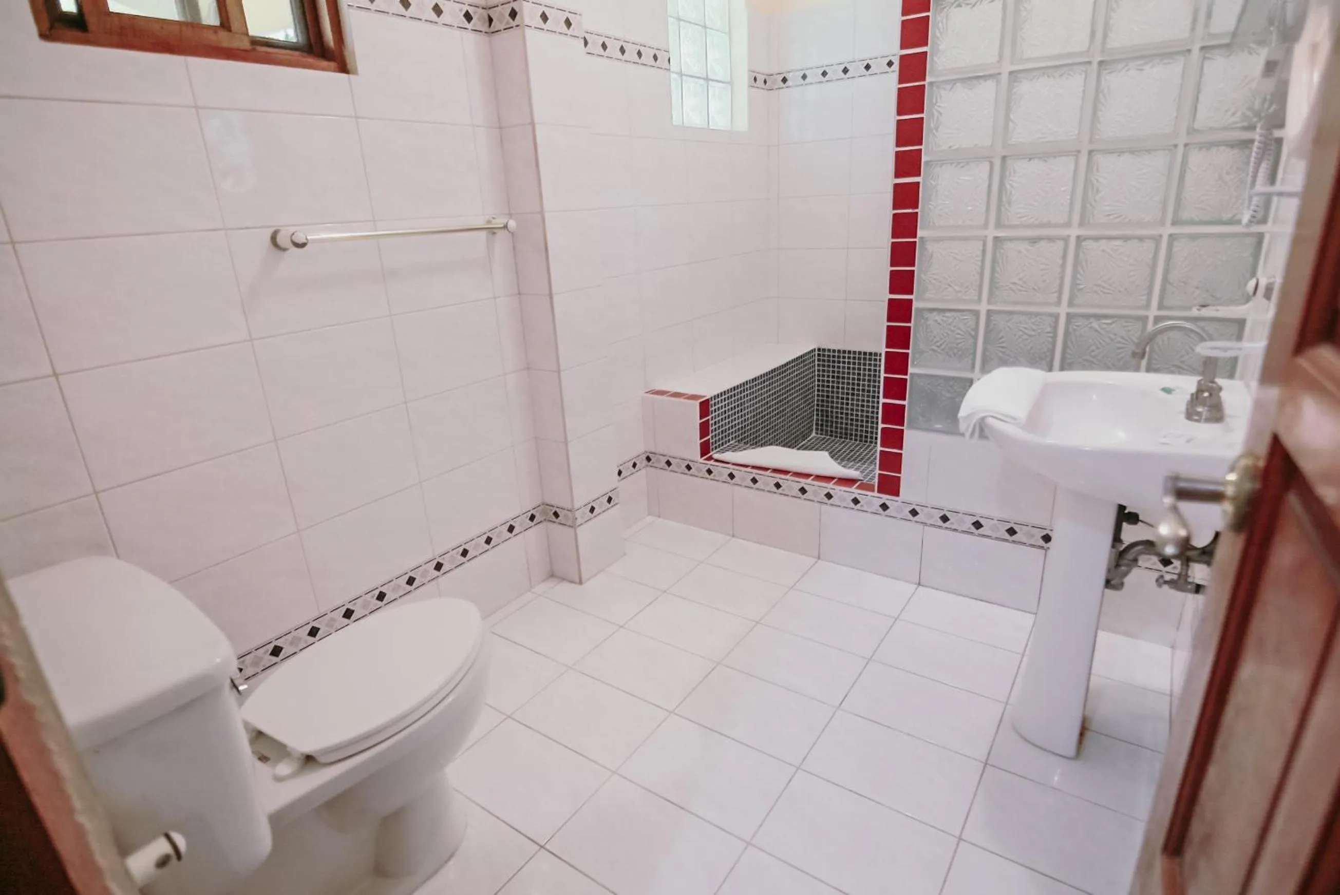 Bathroom in Hotel Tres Banderas