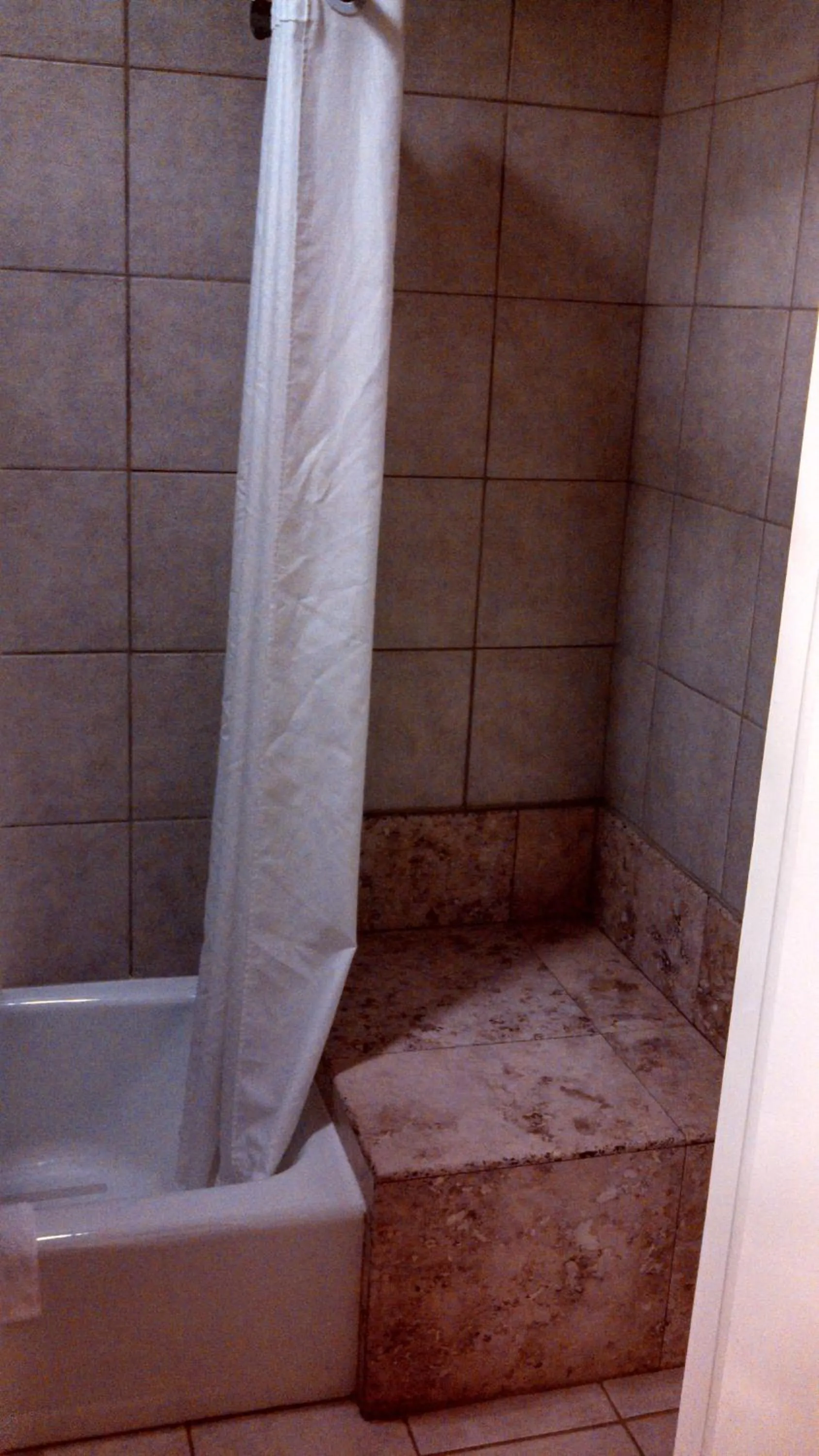 Shower in Trails End Motel Sheridan