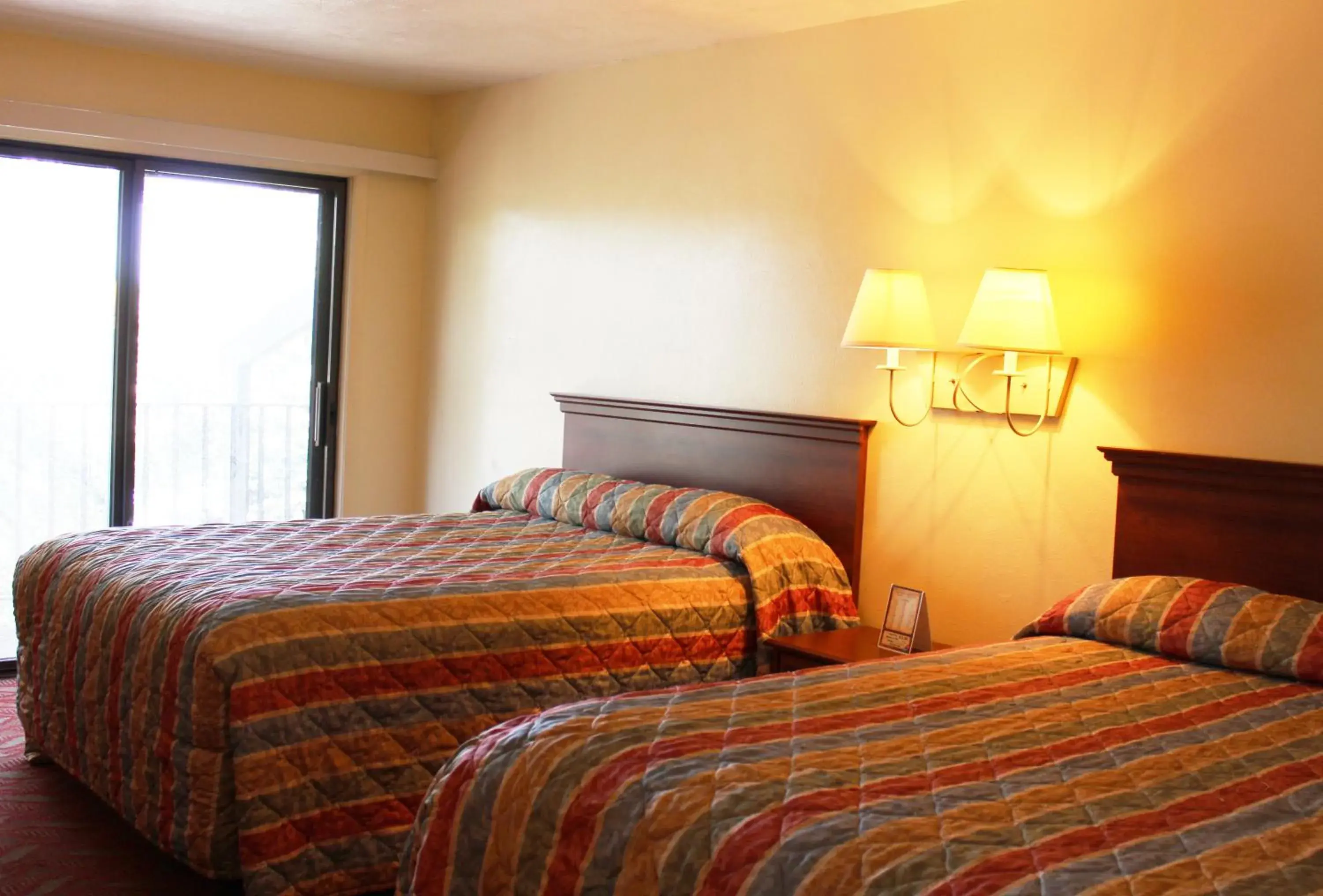 Queen Room with Two Queen Beds - single occupancy - Non-Smoking in Trails End Motel Sheridan Queen Room with Two Queen Beds - single occupancy - Non-Smoking in Trails End Motel Sheridan