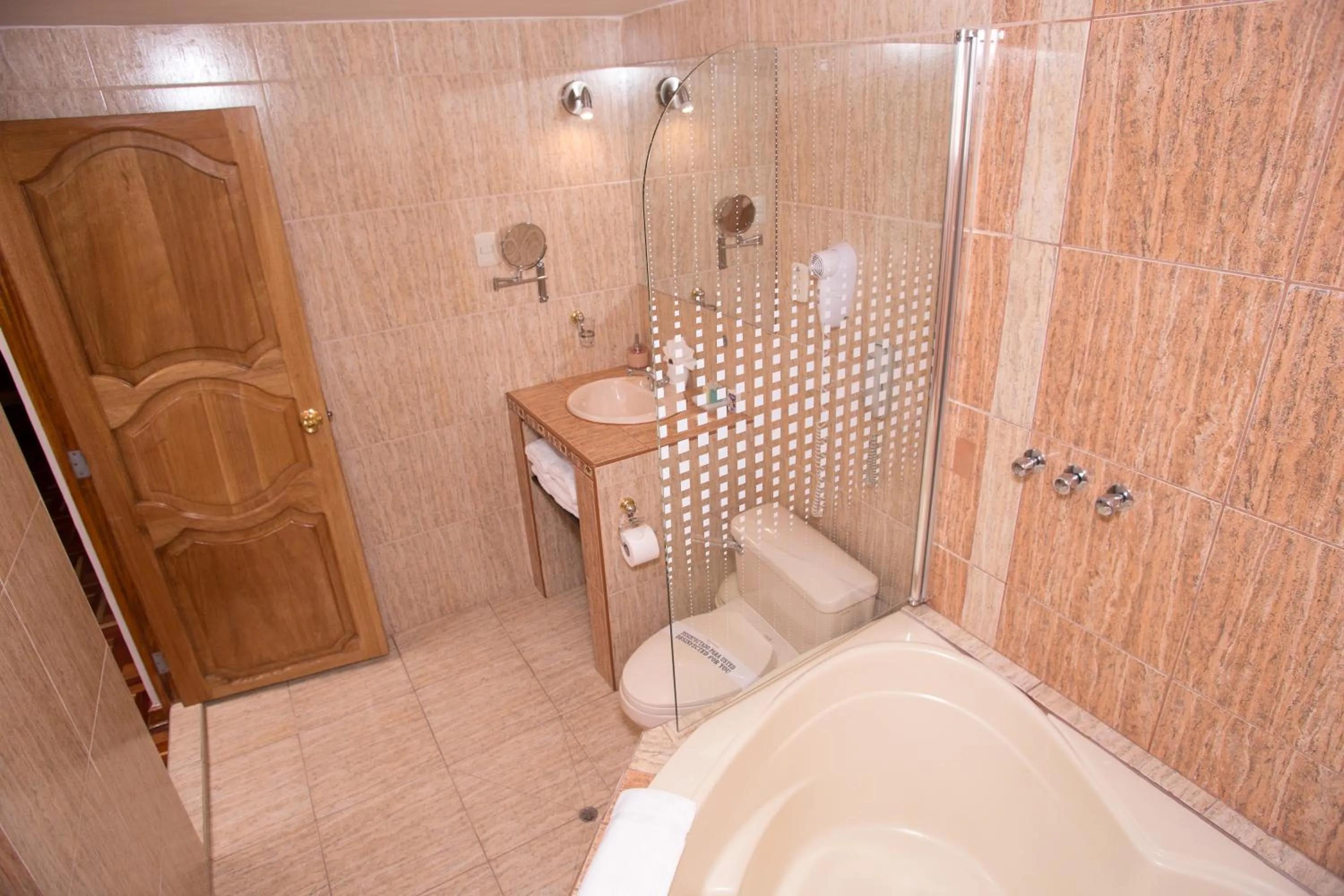 Shower in Hotel Arcangel