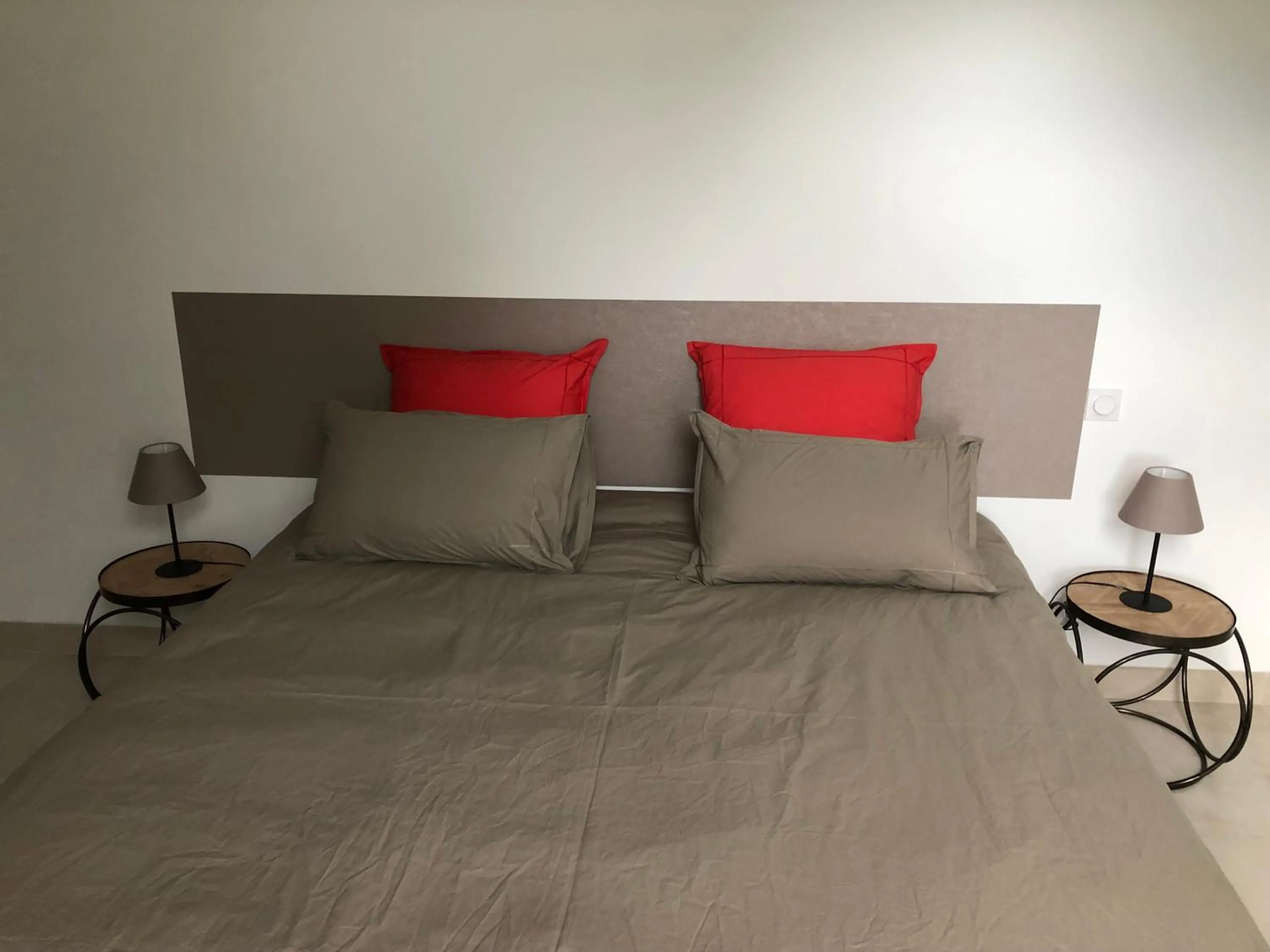 Bedroom, Bed in La Closerie de Sens