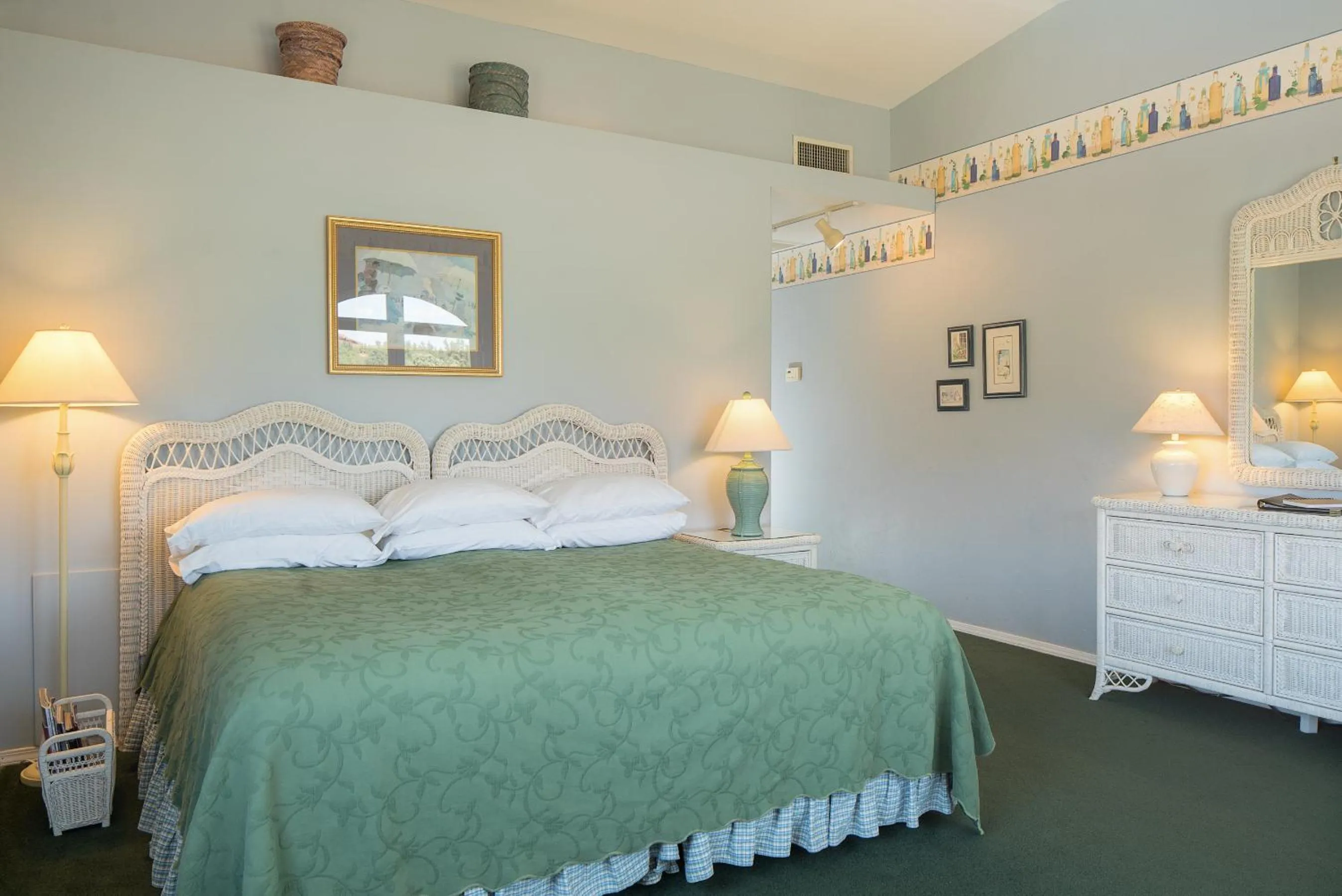 Photo of the whole room, Bed in Canyon Villa Bed & Breakfast Inn of Sedona