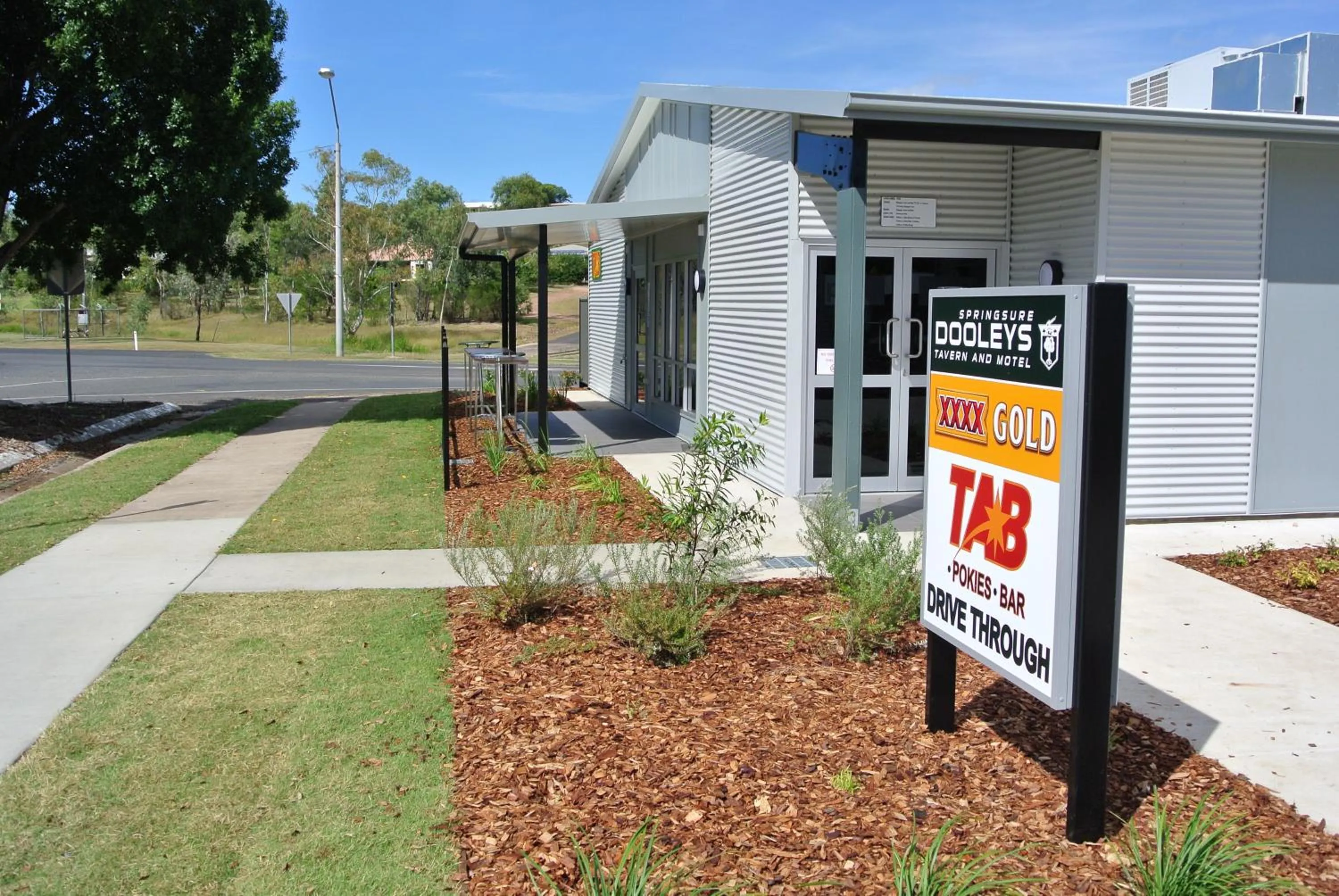Facade/entrance in Dooley's Tavern & Motel Springsure