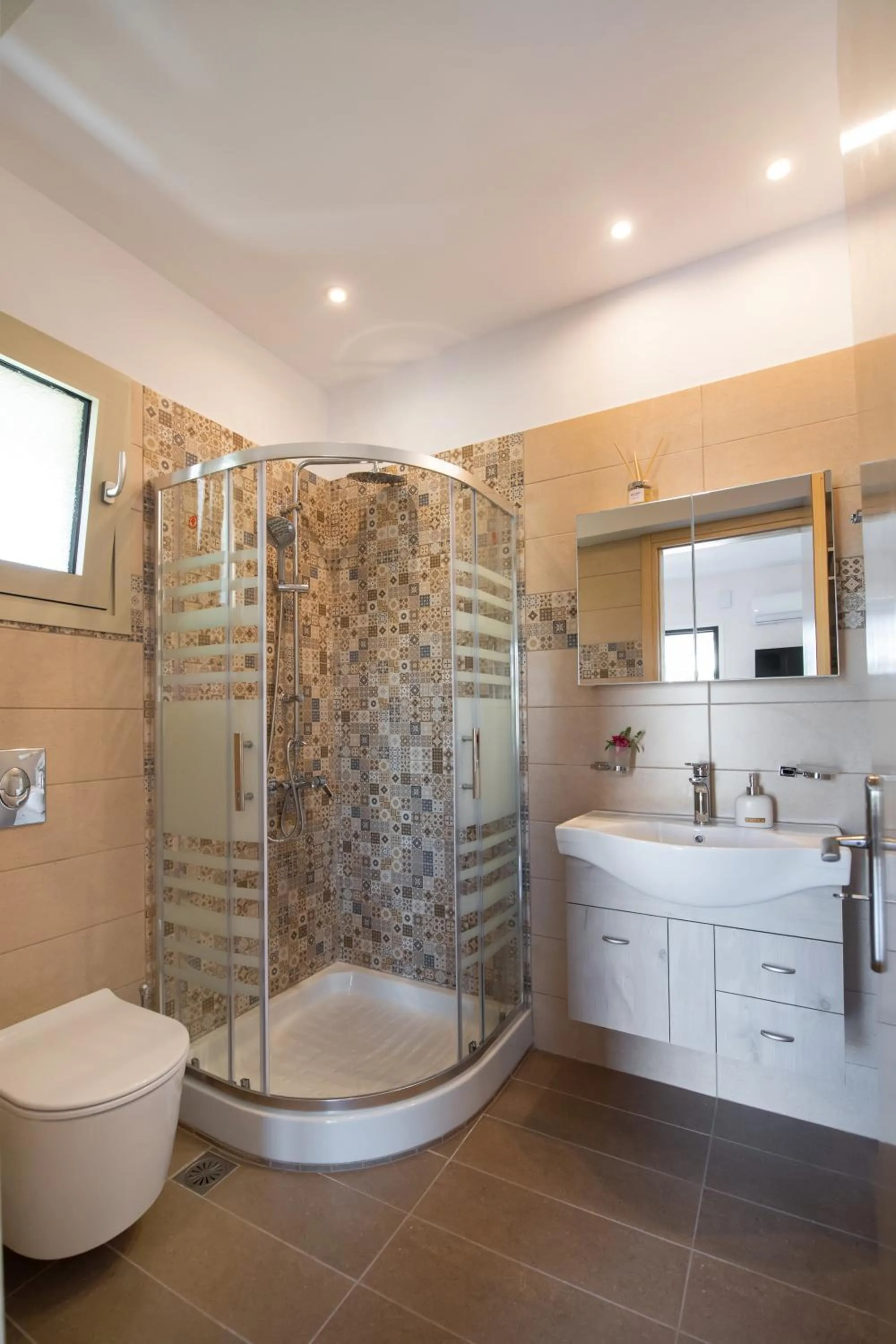 Bounatsa Studios & Apartments