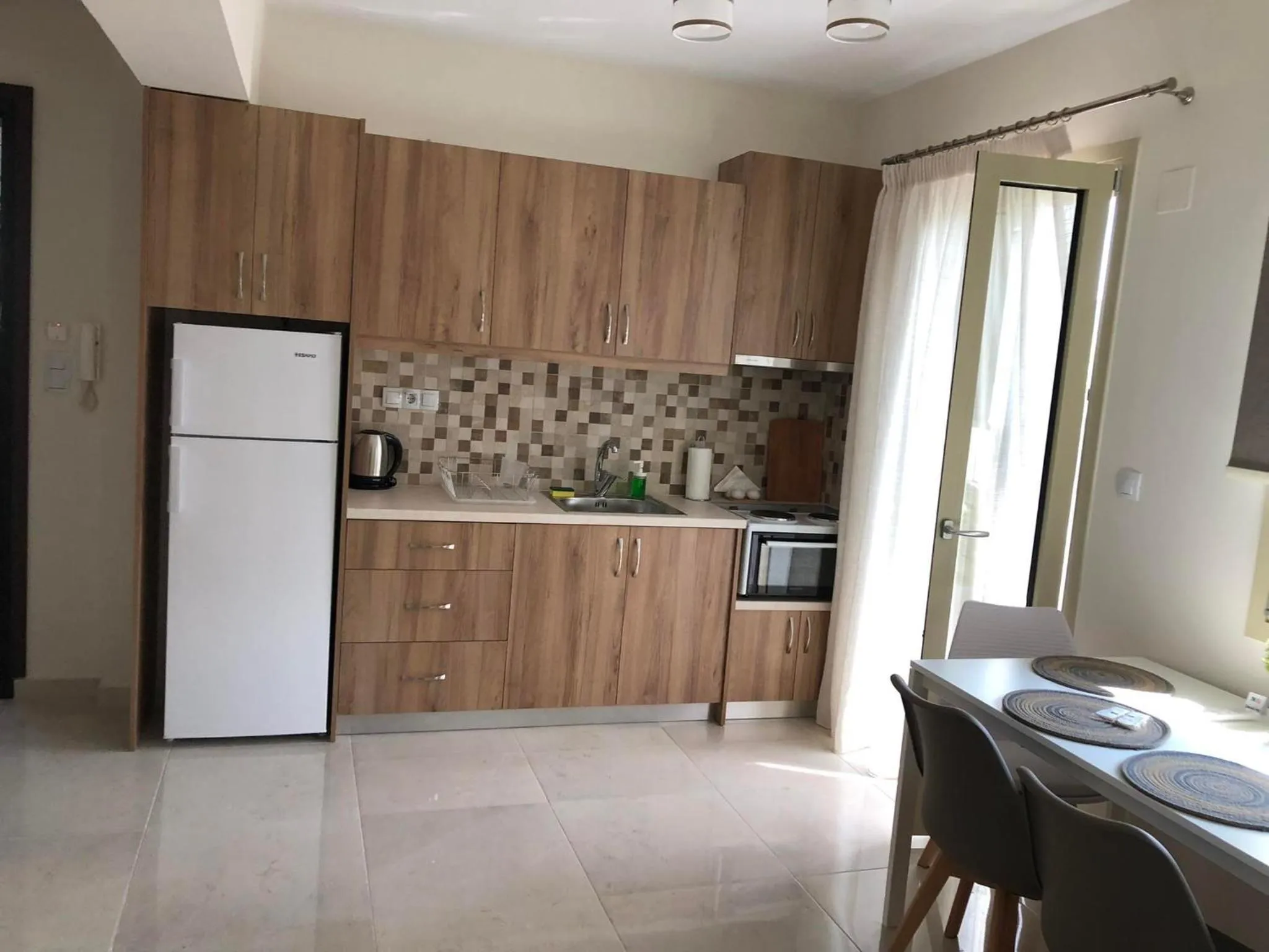 Bounatsa Studios & Apartments