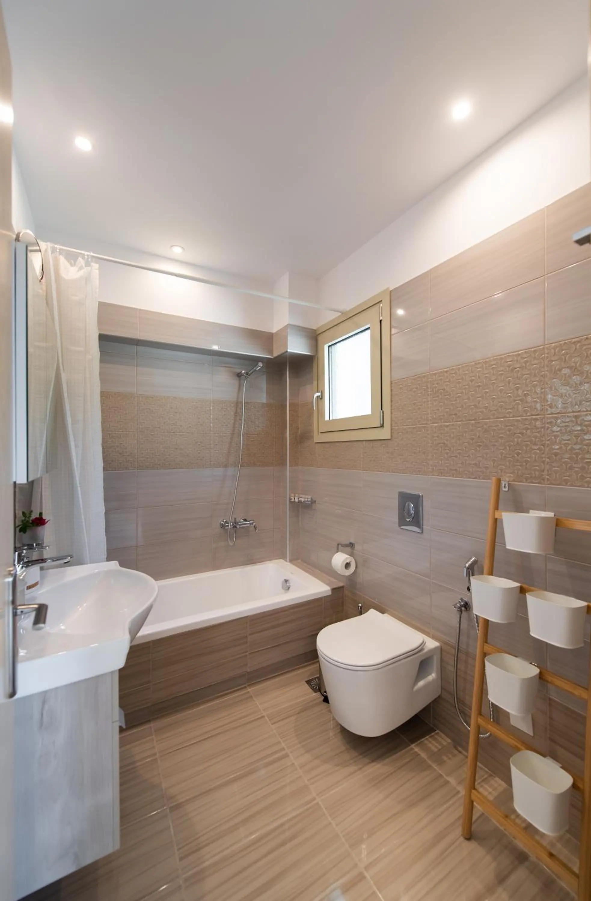 Bounatsa Studios & Apartments