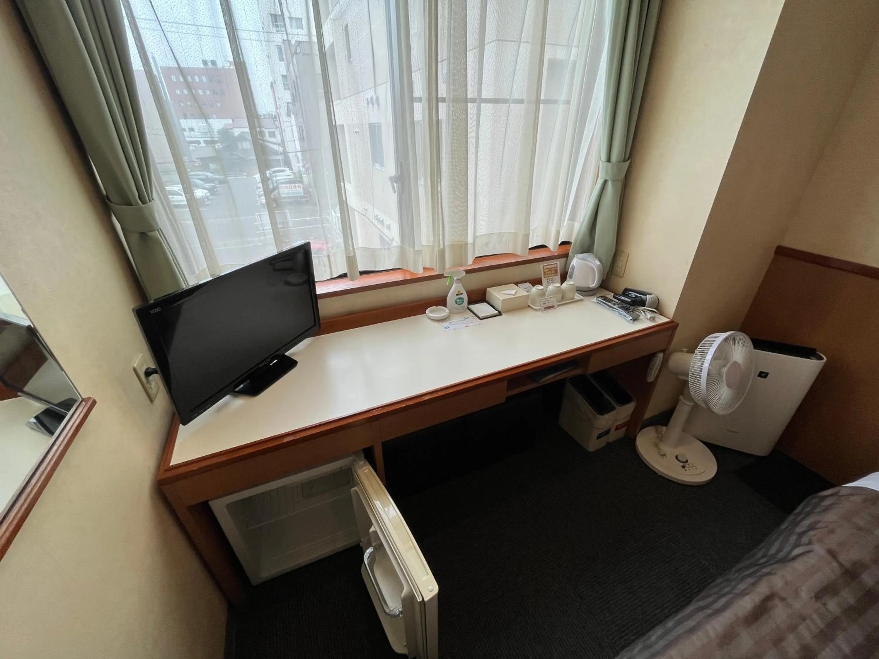 TV and multimedia, Bed in Hotel Axia Inn Kushiro