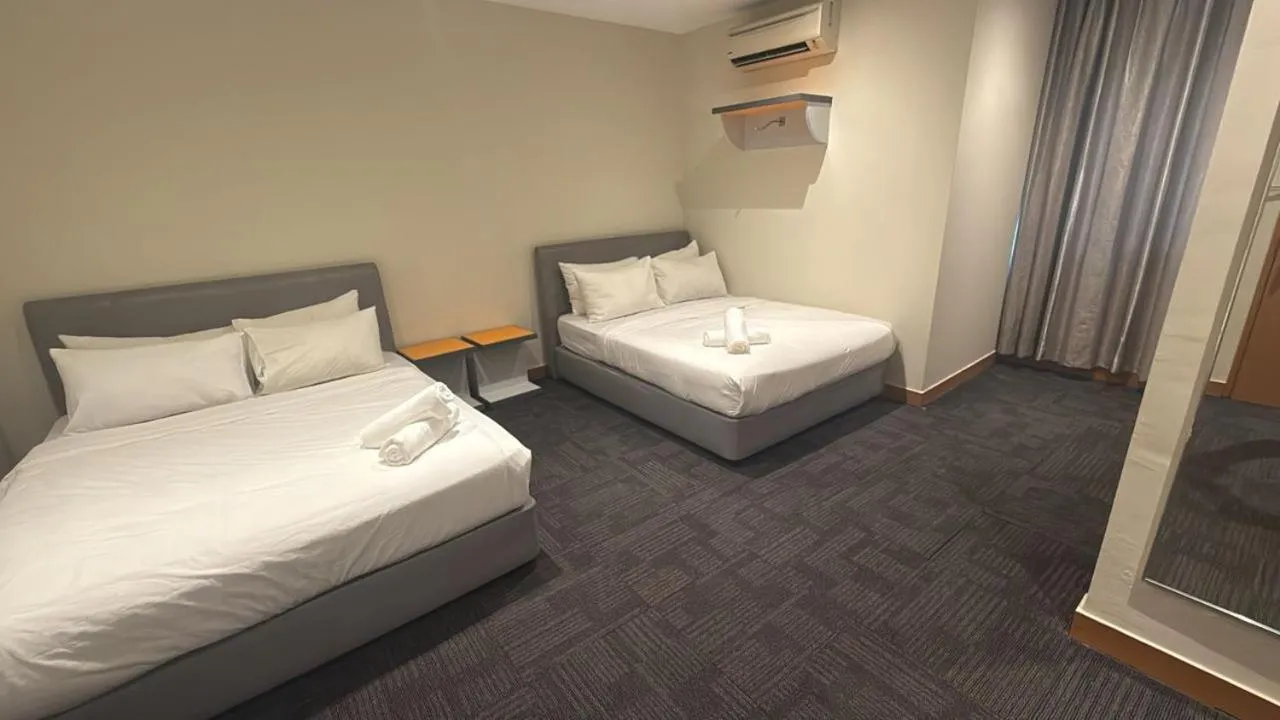 Bed in Swing & Pillows - KL Sg Besi, Kuala Lumpur