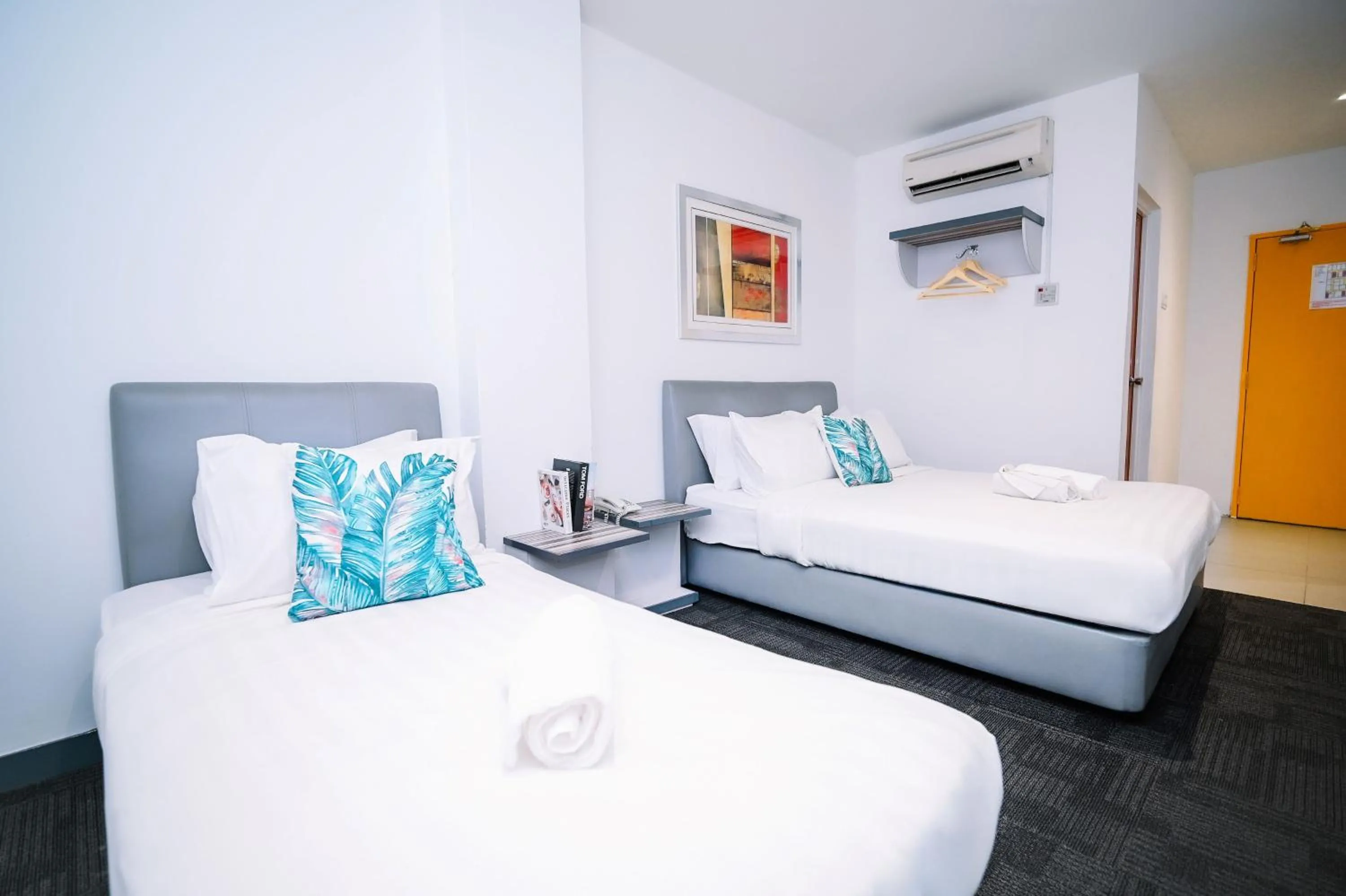 Bed in Swing & Pillows - KL Sg Besi, Kuala Lumpur