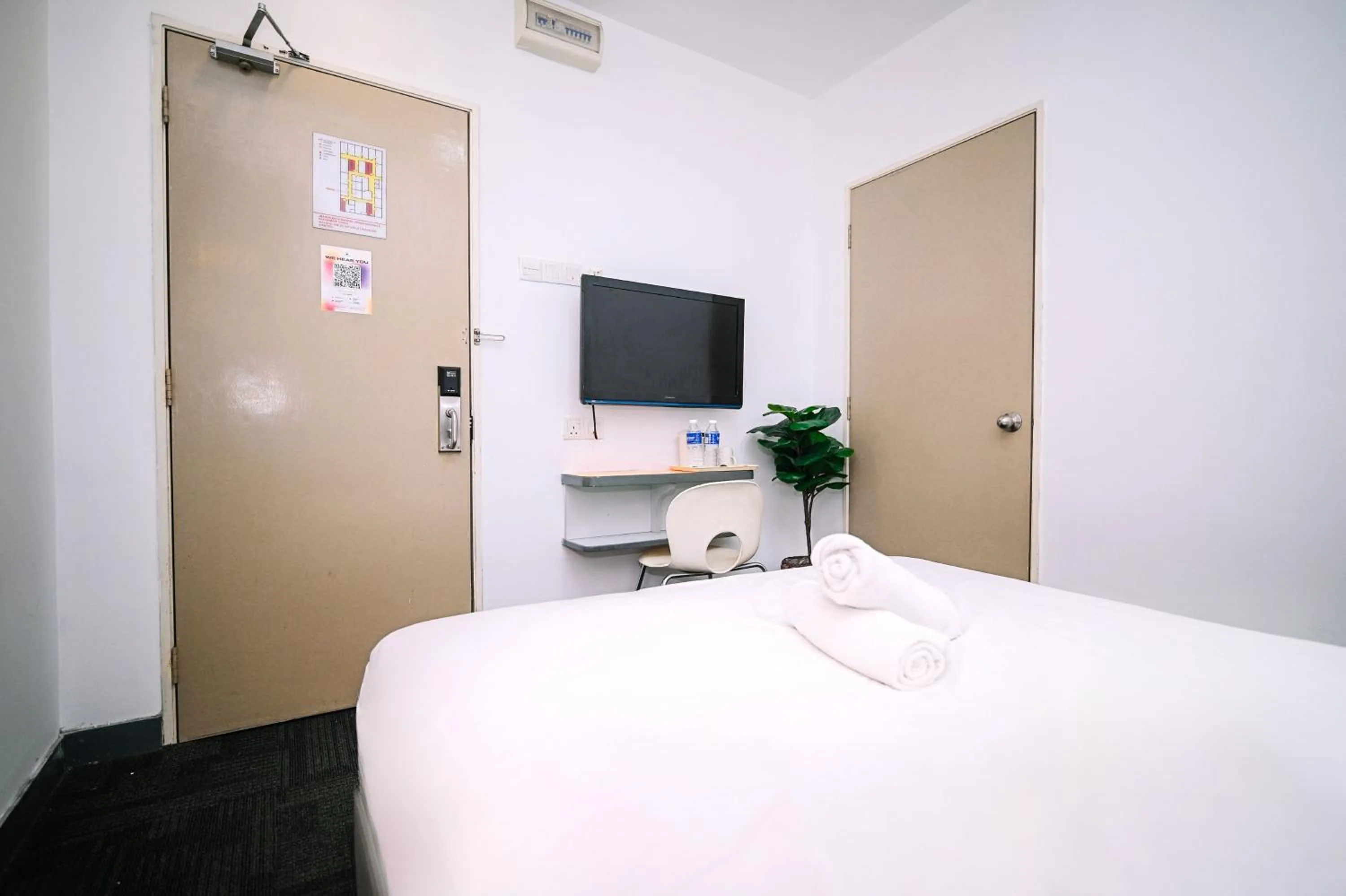 Bed in Swing & Pillows - KL Sg Besi, Kuala Lumpur