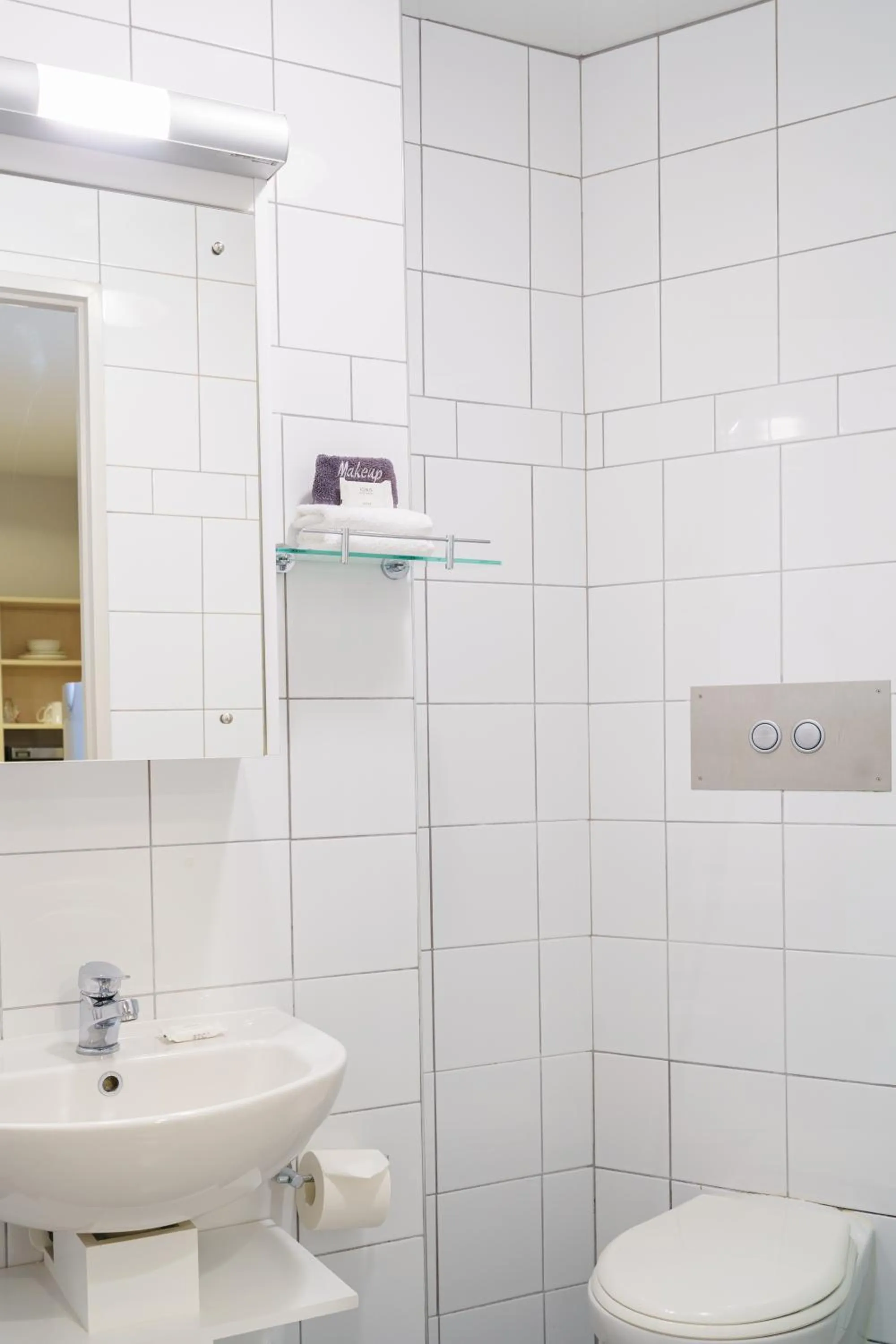 Bathroom in Ibis Styles Invercargill